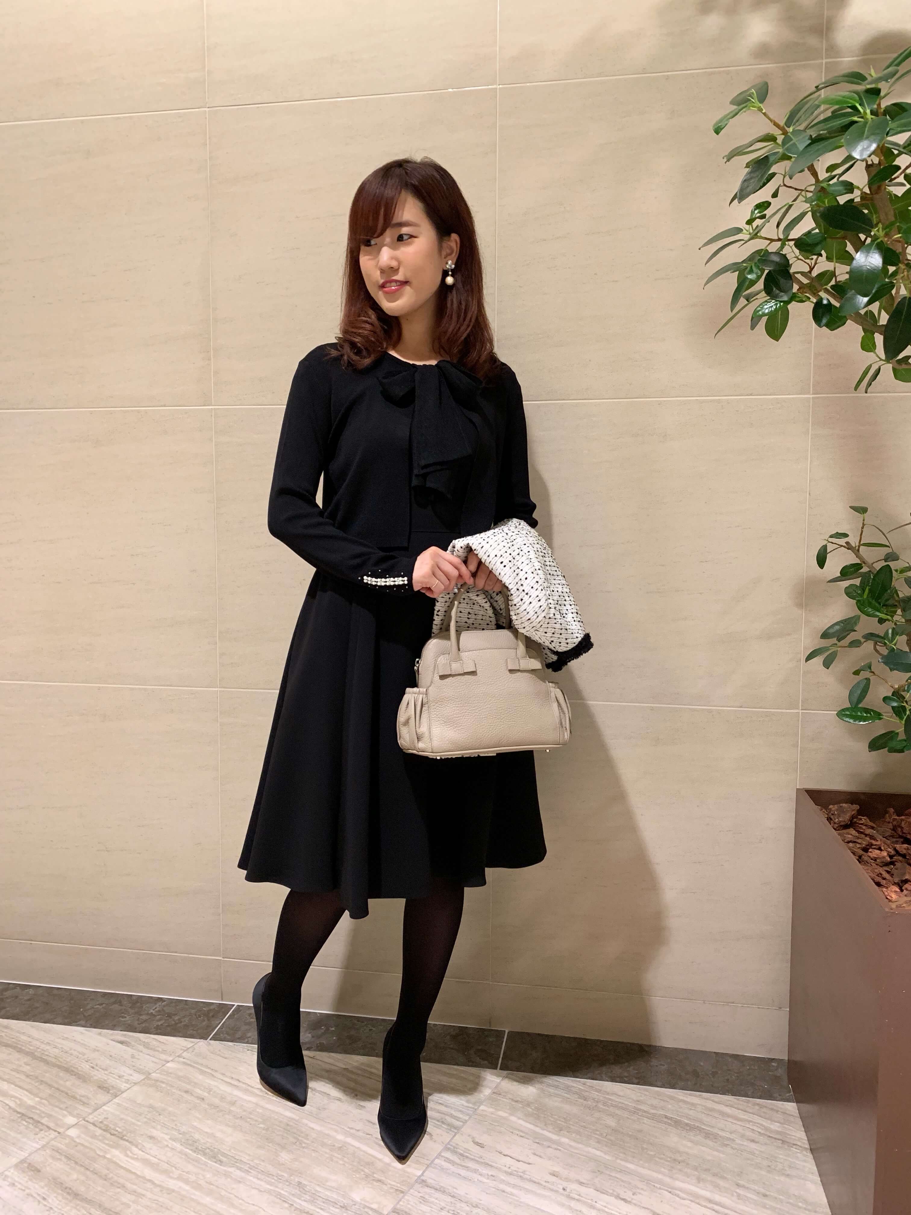 ★Aveniretoileネックビジューニットボレロカーディガン　【紺】①