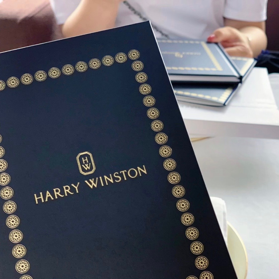【匿名配送】ハリー・ウィンストン 豪華本 匿名配送】ハリー・ウィンストン 豪華本
