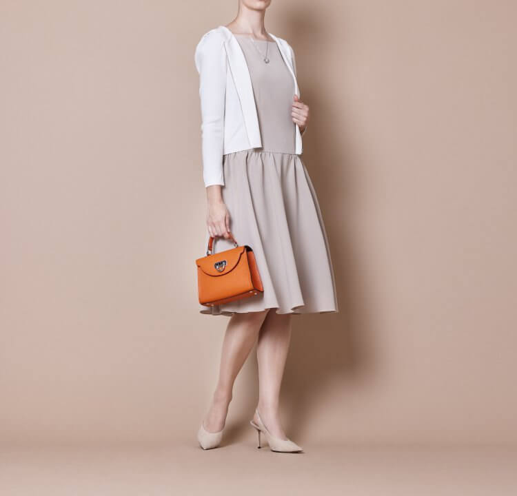 EDITOR'S PICKS】ギャザー切替ボートネックワンピース | m-i-d