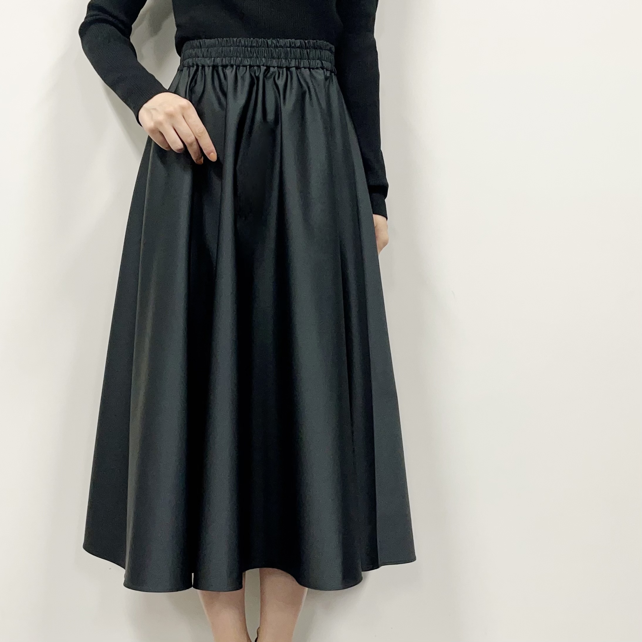 Aveniretoile ウエストゴムフレアスカート ネイビー 36 新作入荷情報〈ウエストゴムフレアスカート〉 | m-i-d