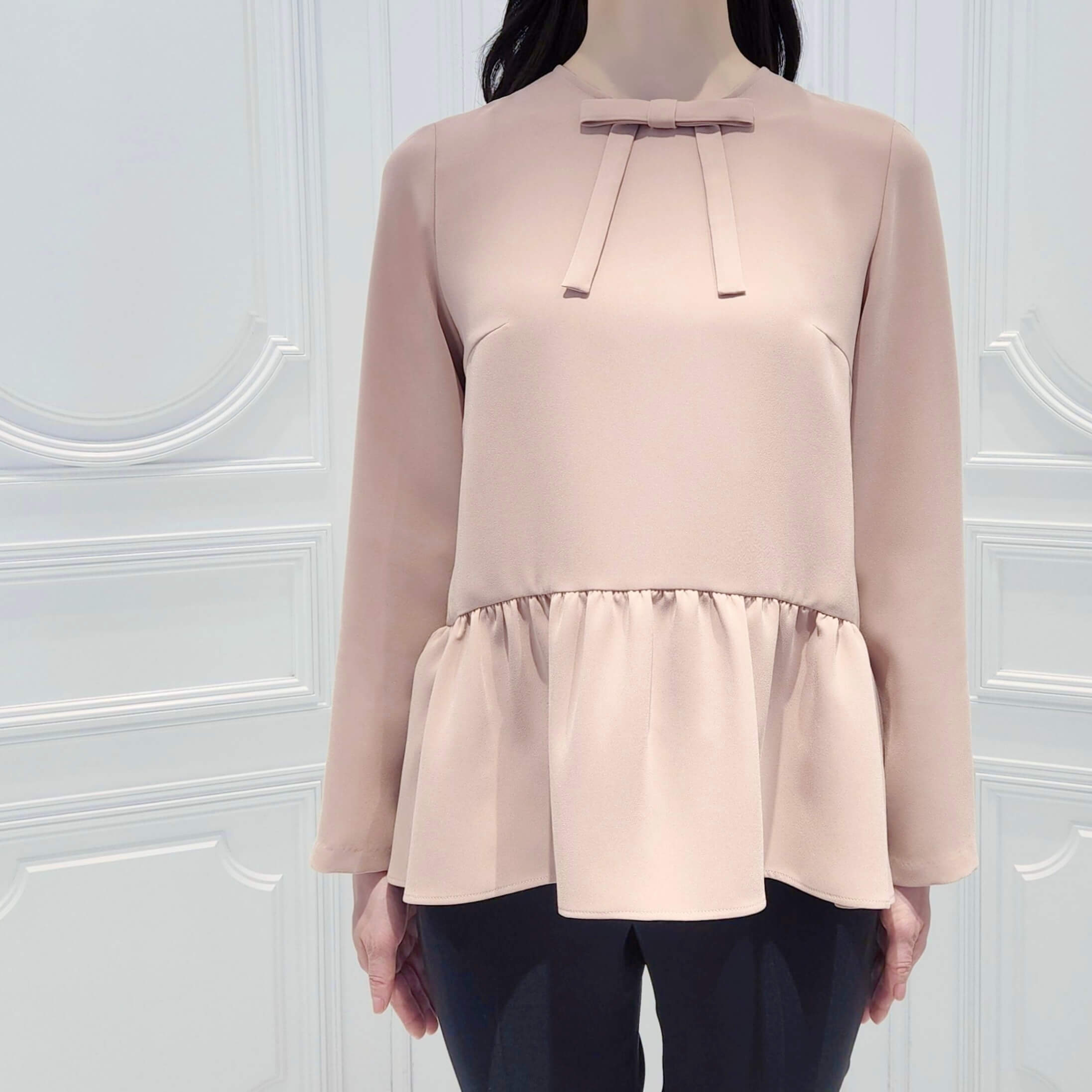 AVENIRETOILE：リボンタイペプラムブラウス 8D16D0B2-4E83-478D-84C3-