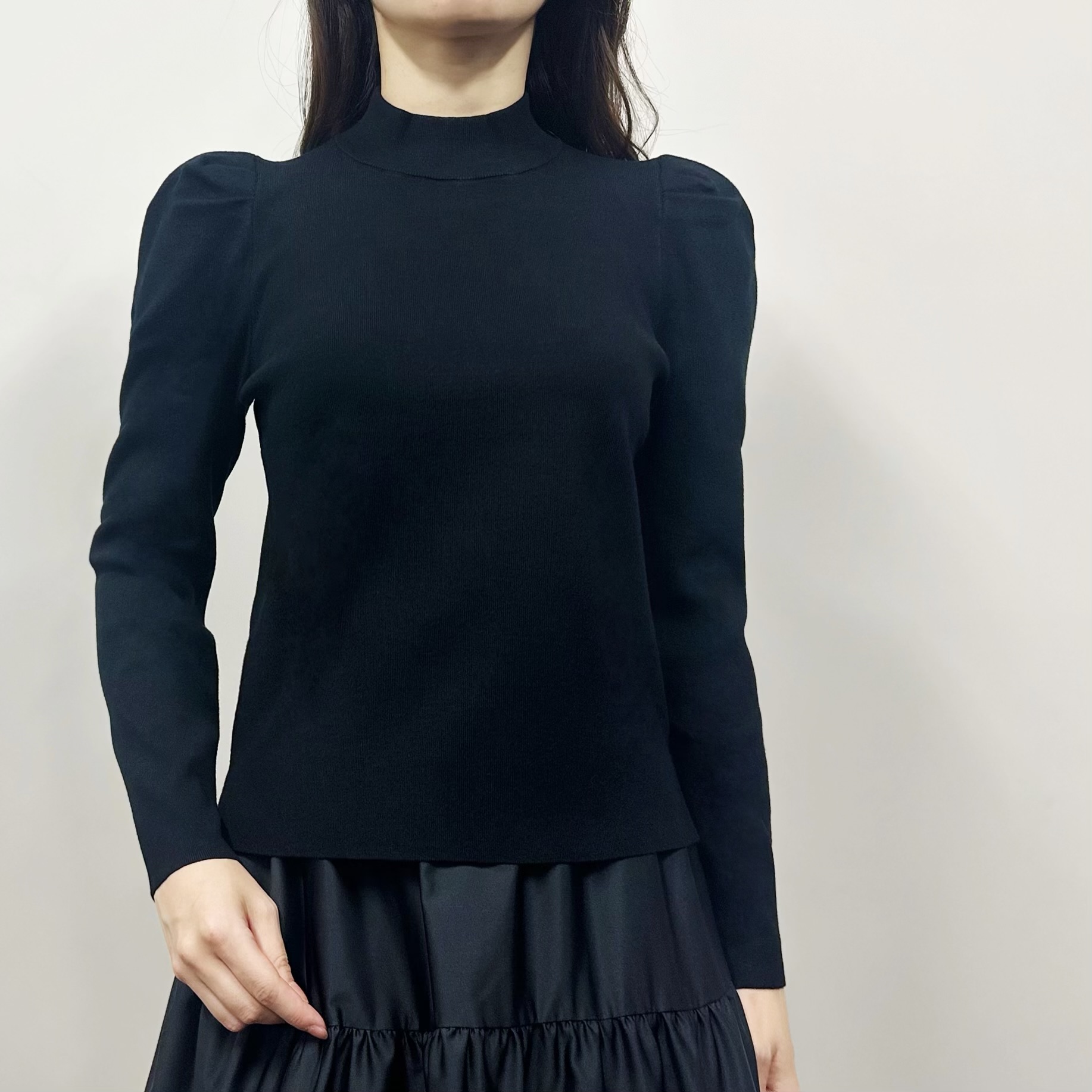 半額 50％OFFの通販 新作入荷情報〈パフスリーブハイネック総針ニット〉 m-i-d | トップス