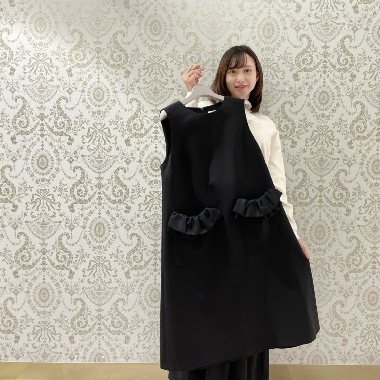 ⭐️新品未使用　アベニールエトワール　ポケットフリルワンピース36 女っぽさ全開でいきましょう！”心躍るワンピース”はお早めにGETして