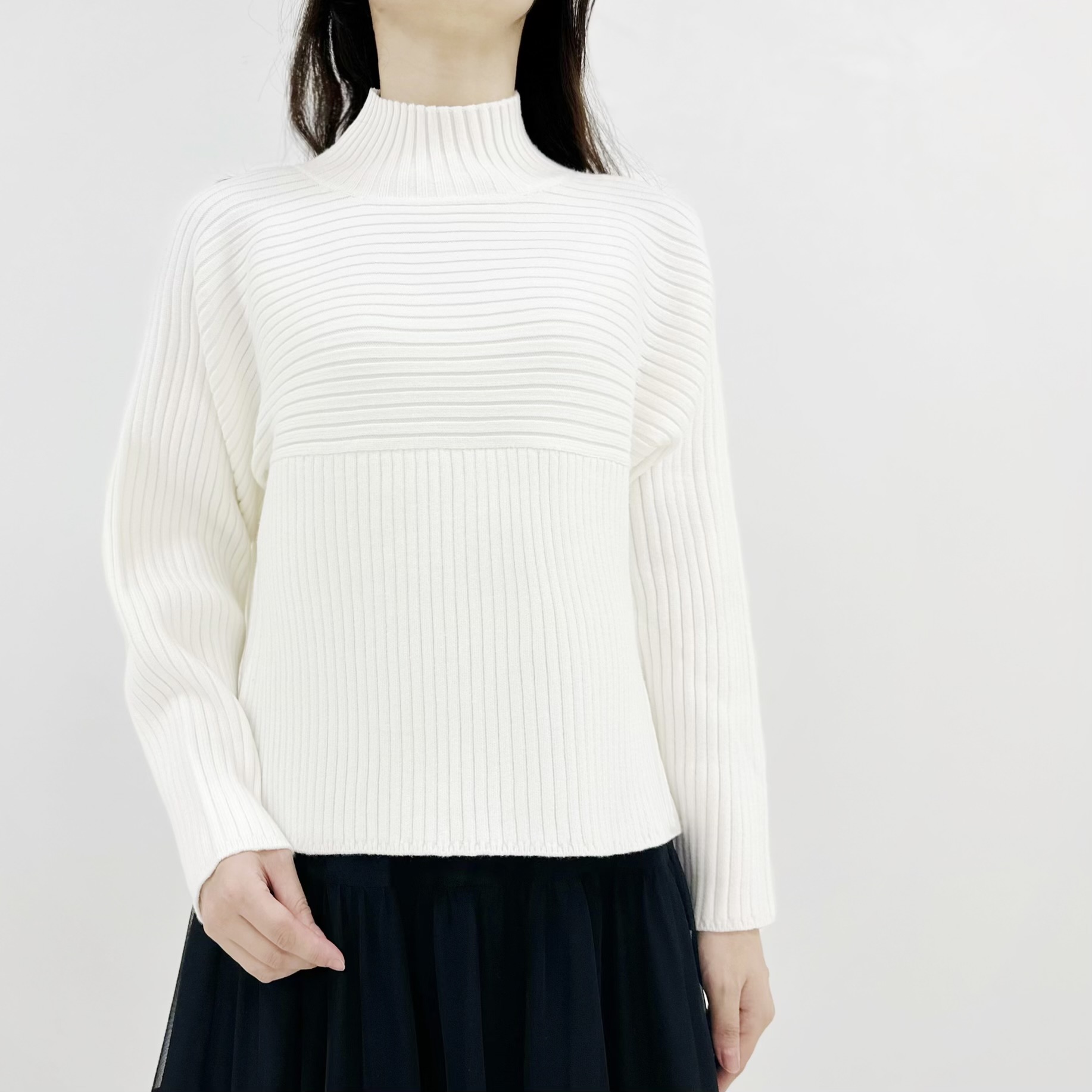 新作入荷情報〈切替リブハイネックニット〉 | m-i-d | AVENIRETOILE