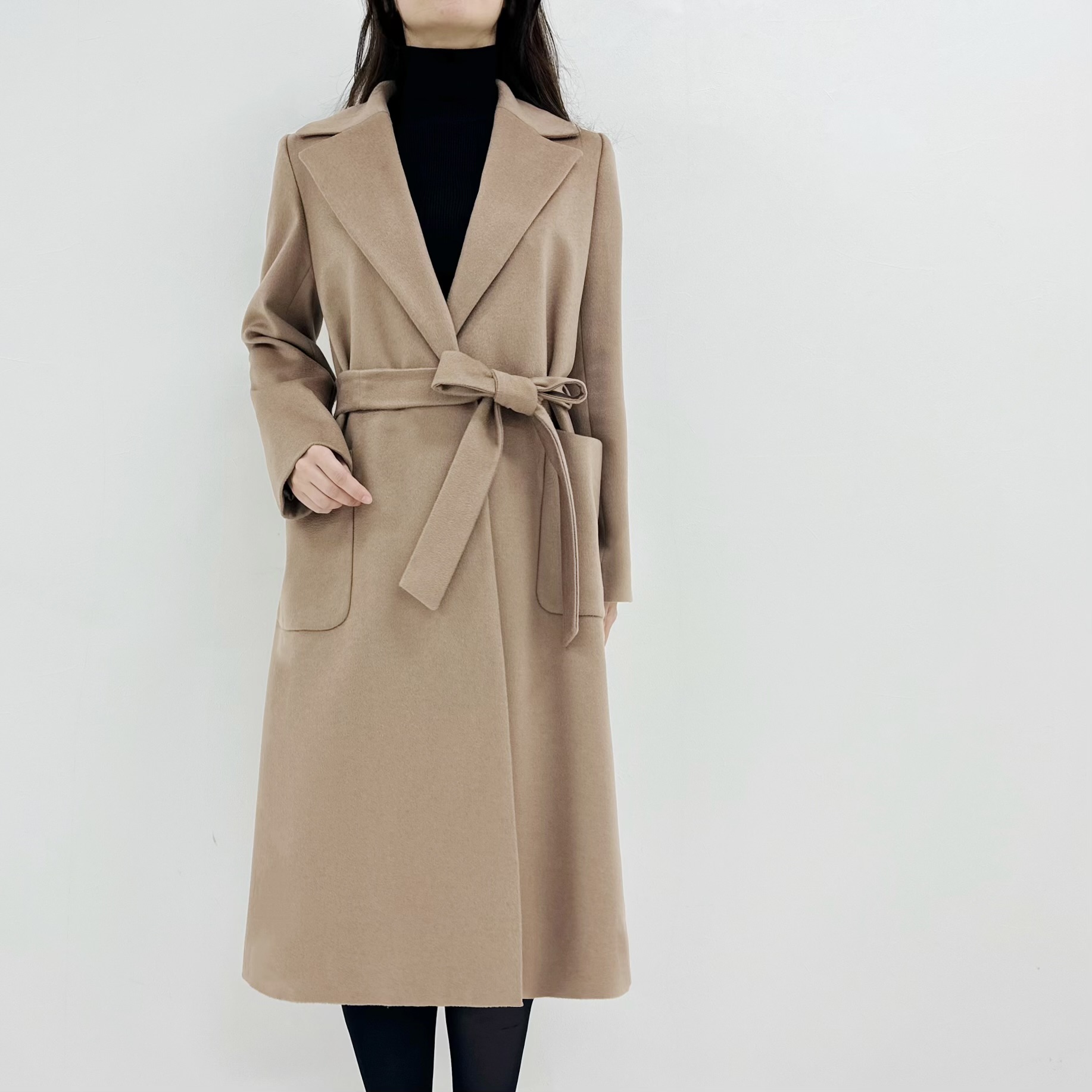 新品同様❗️イタリア製アニオナ ピュアカシミヤ100 ベルテッドコート アナイ 最高級イタリア製ピュアカシミヤ100 ベルテッドコート - メルカリ