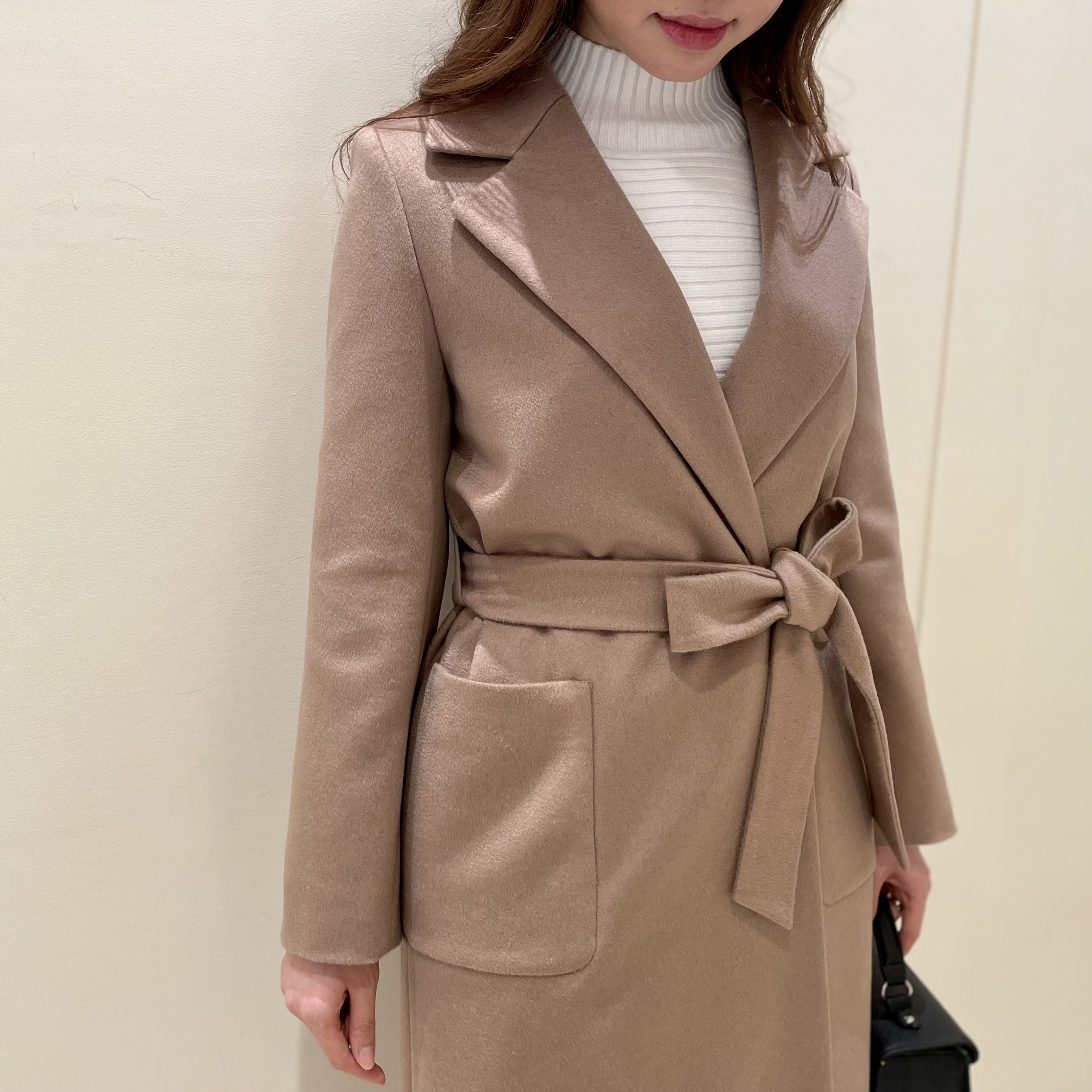 優しげキャメル×上質な生地感が存在感を放つ！本命カシミヤコートは