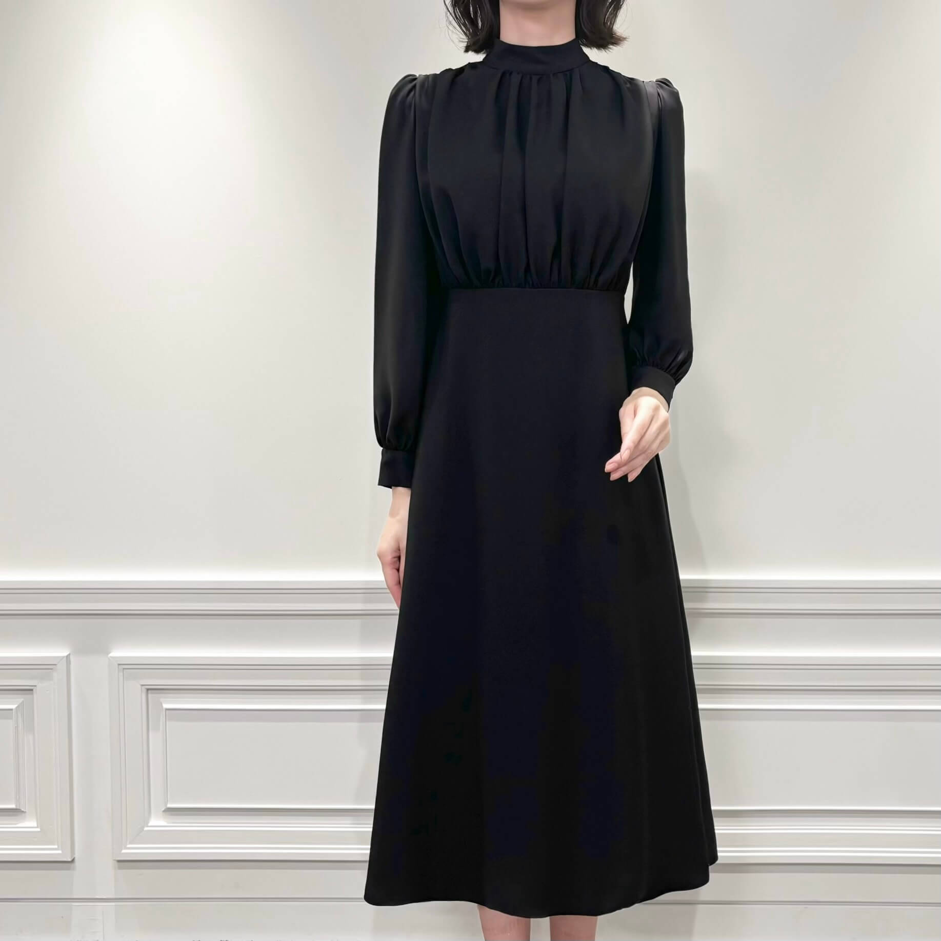 未使用級ꕥ アベニールエトワール ギャザー切替Ｖネックワンピース 洗える フレア 未使用級ꕥ アベニールエトワール ギャザー切替Vネック