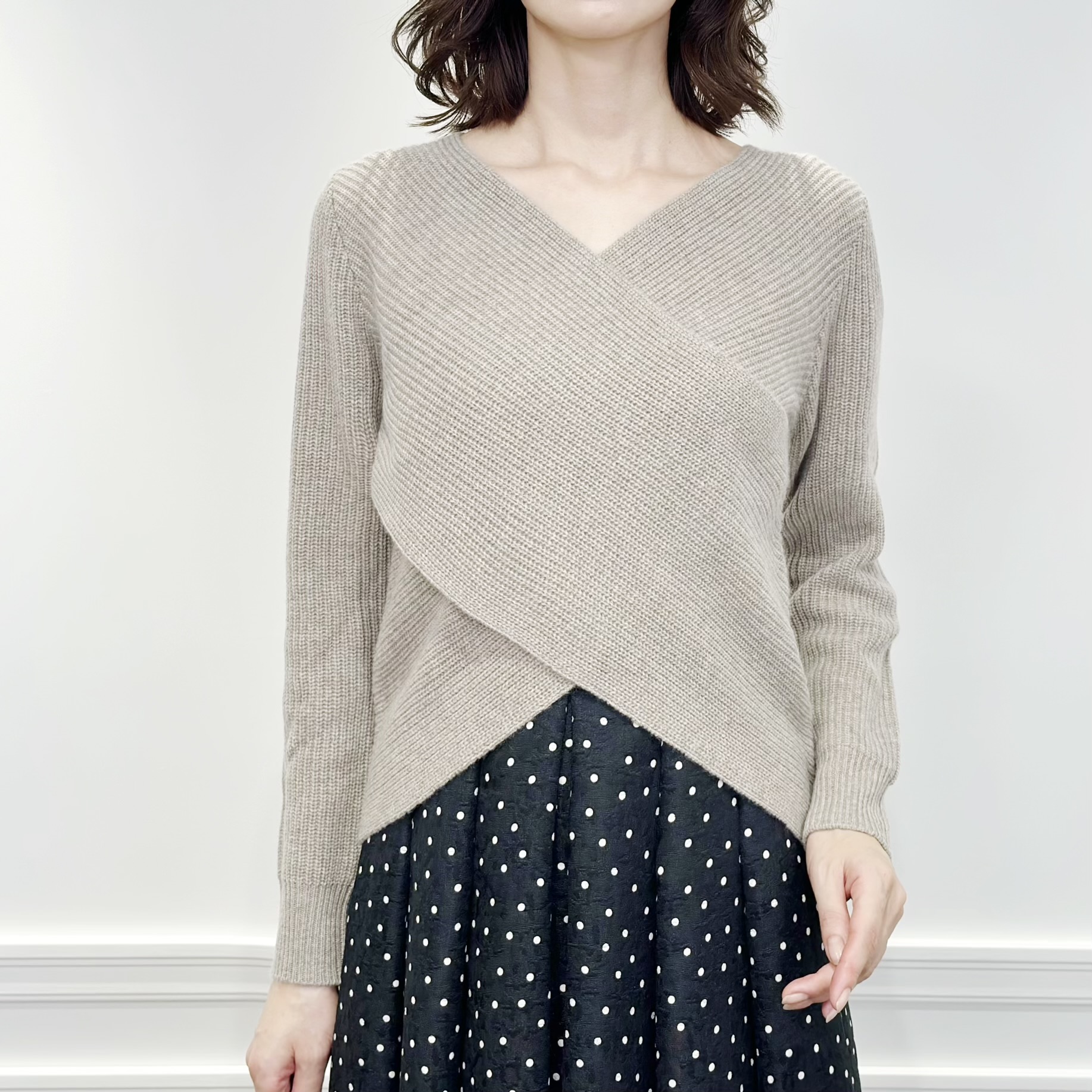 aveniretoileウールカシミヤ切替フレアトップス 新作入荷情報〈ウールカシミヤカシュクールニット〉 | m-i-d