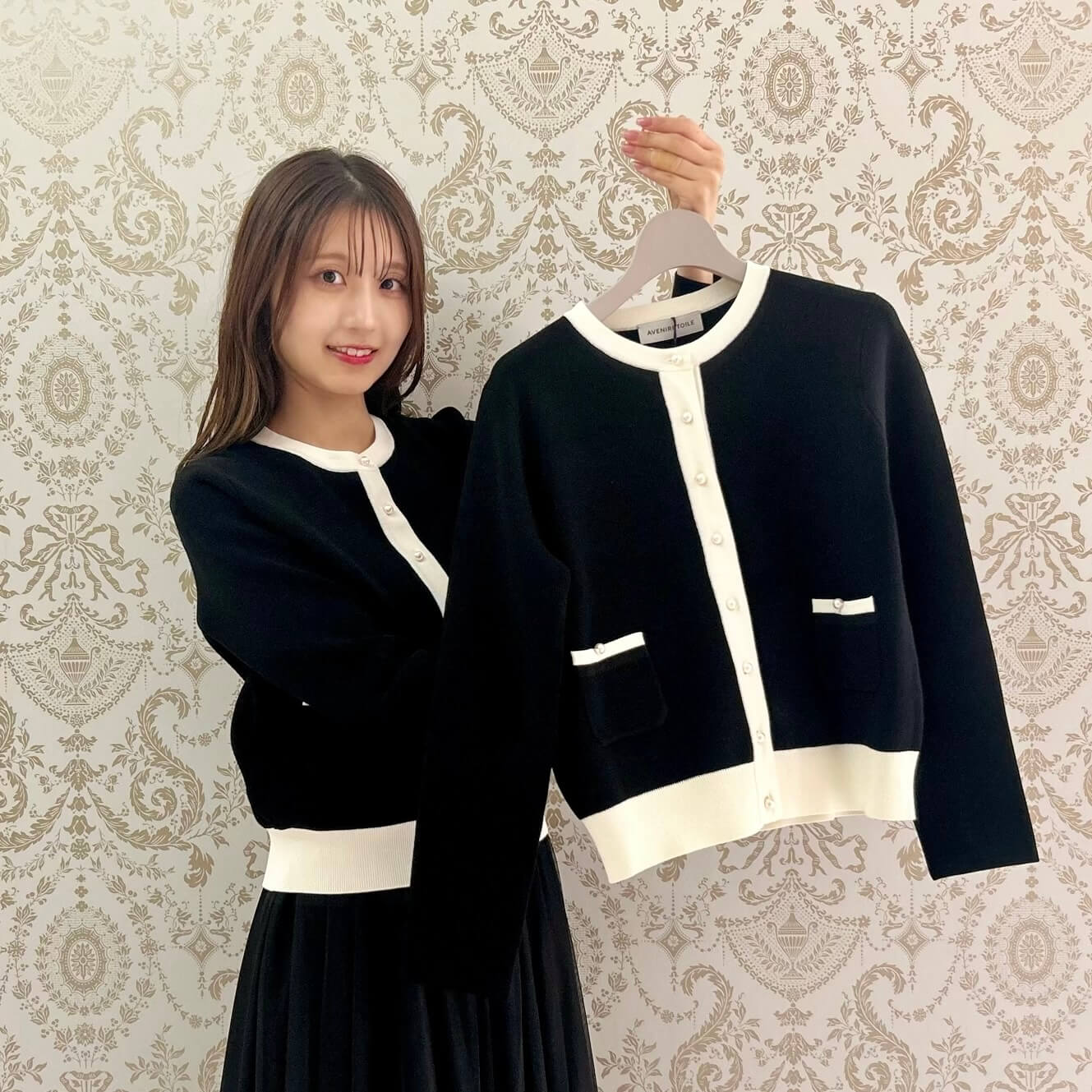 AVENIRETOILE バイカラーパールボタンニットカーディガン 今週末の要CHECKアイテム！ / バイカラーパールボタンニット