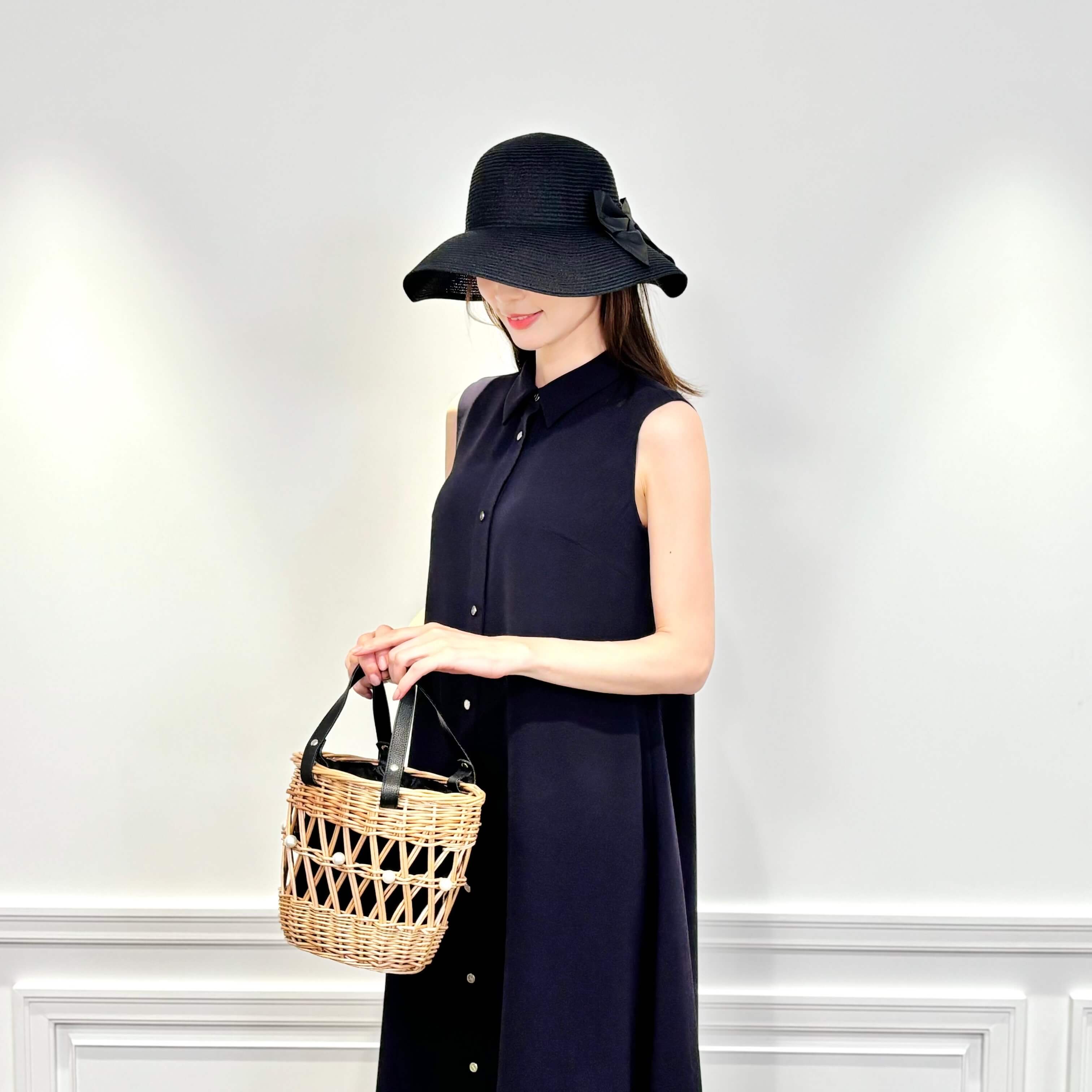 インスタライブ着用】ネイビーで魅せる、季節を楽しむワンピースコーデ