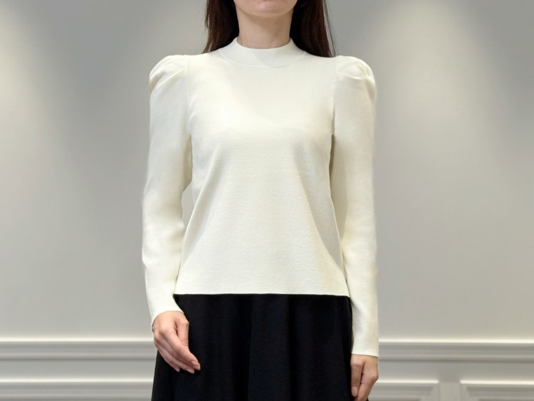 【タグ付き新品】アベニールエトワール　シフォンスリーブハイネックニット 新作入荷情報〈シフォンスリーブハイネックニット〉 | m-i-d