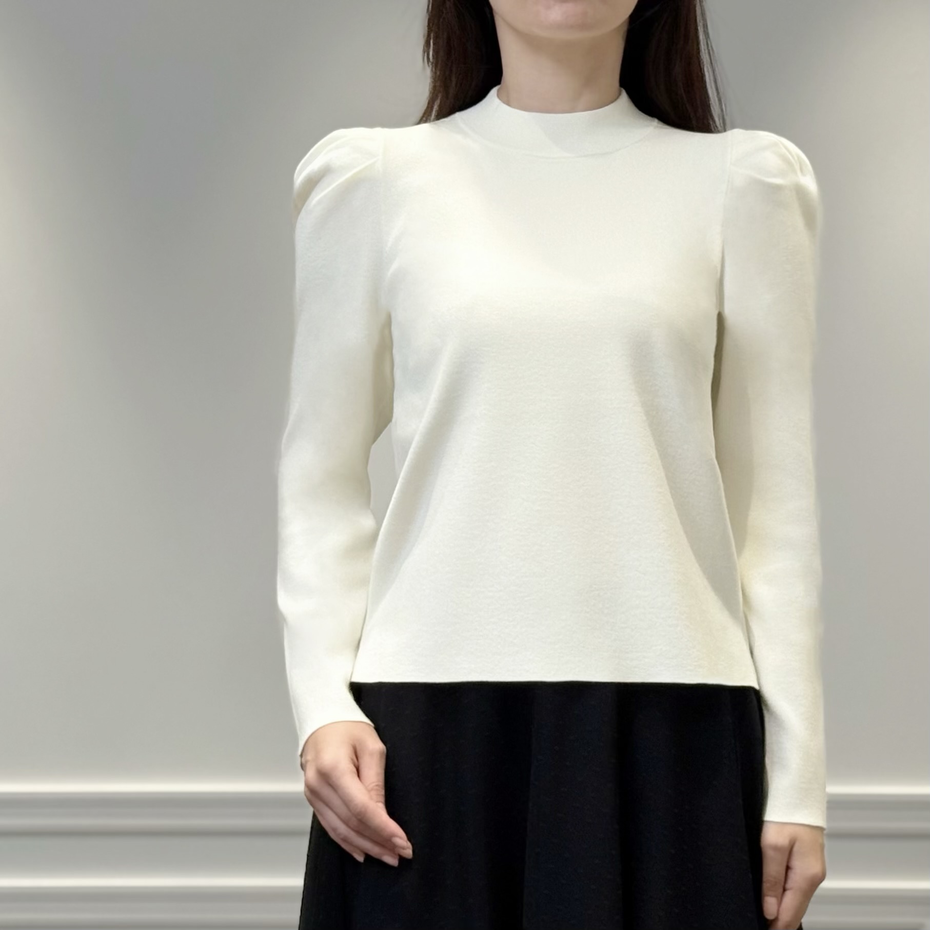 美品★アベニールエトワール パフスリーブクワイドリブニット ブラック 38 新作入荷情報 〈パフスリーブハイネック総針ニット〉 | m-i-d