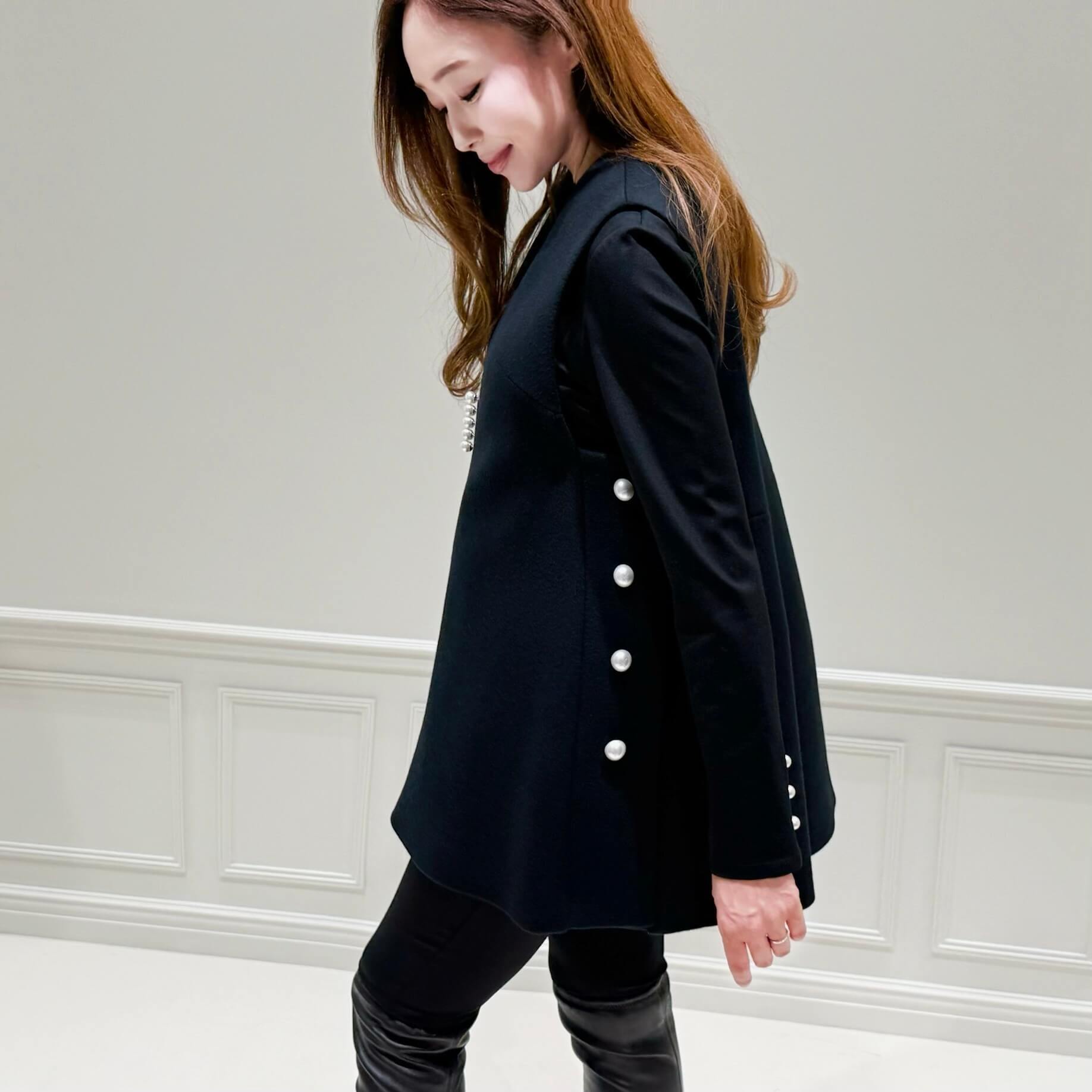 ニーハイブーツを主役に！ブラックでまとめるお洒落でレディライクな