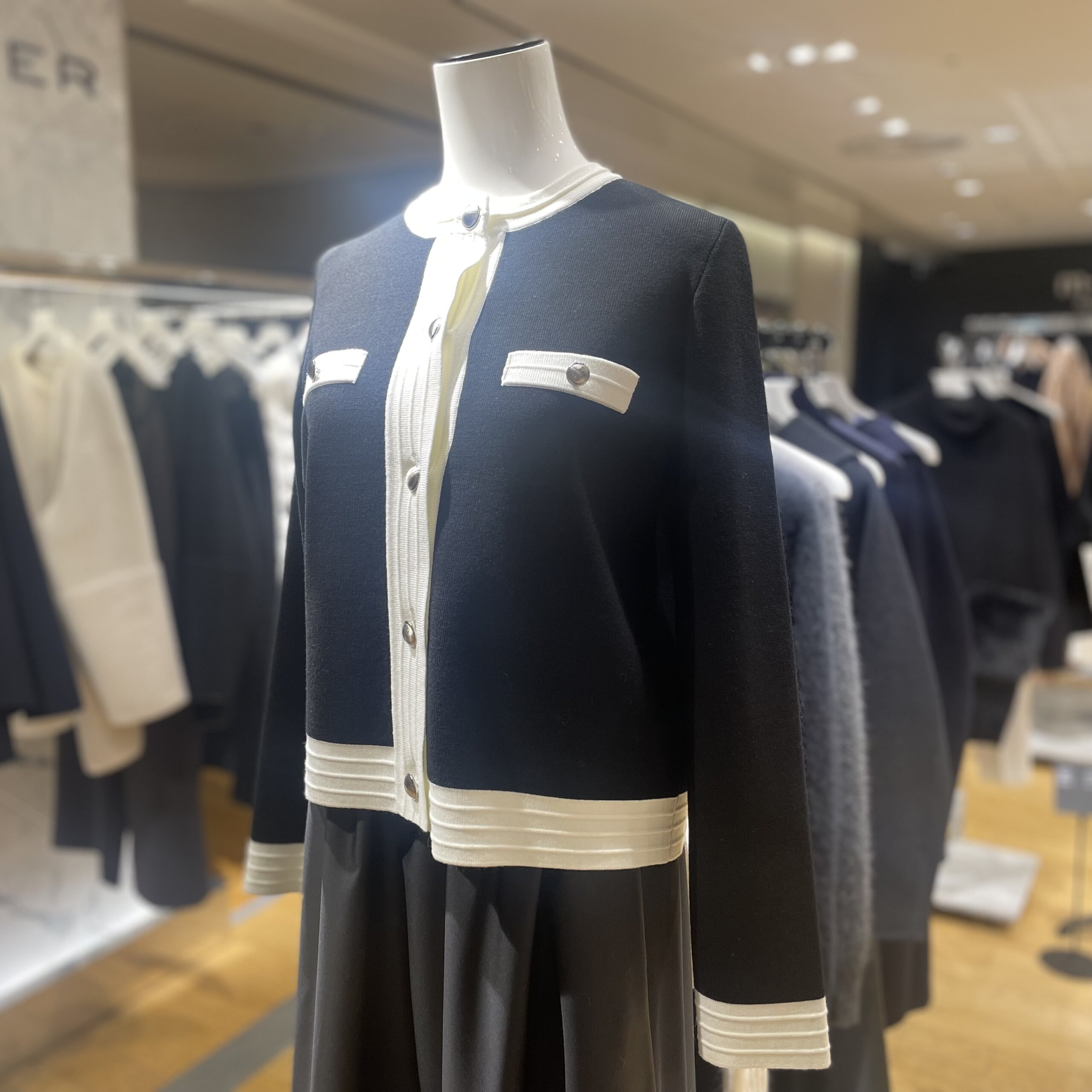 【美品】アヴェドン　ファッション WINTER 2025 COLLECTION】フェア人気アイテムランキング @銀座三越店