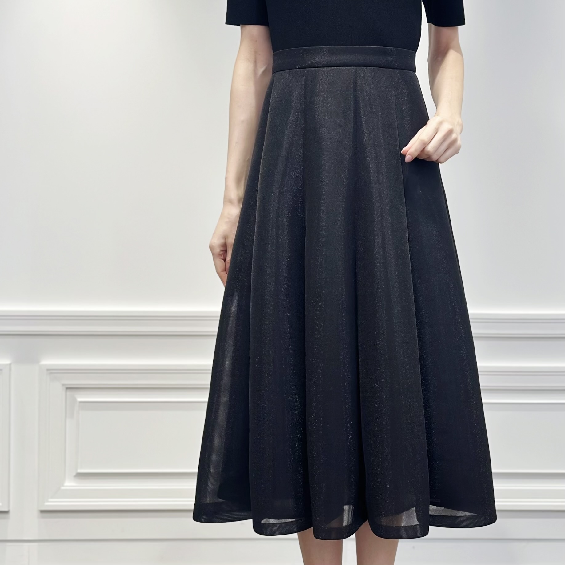 【うみ/新品未使用】アベニールエトワール　ブラック フレアスカート 新作入荷情報〈シアー切替フレアスカート〉 | m-i-d | AVENIRETOILE