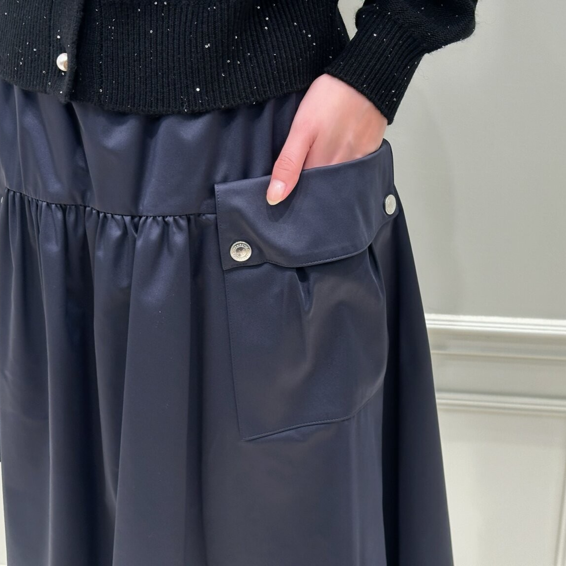 アベニールエトワール❤︎ダブルクロスフレアスカート◆NAVY◆36 試着のみ美品 新作入荷情報〈セラテリーダブルクロスフレアスカート〉 | m-i-d