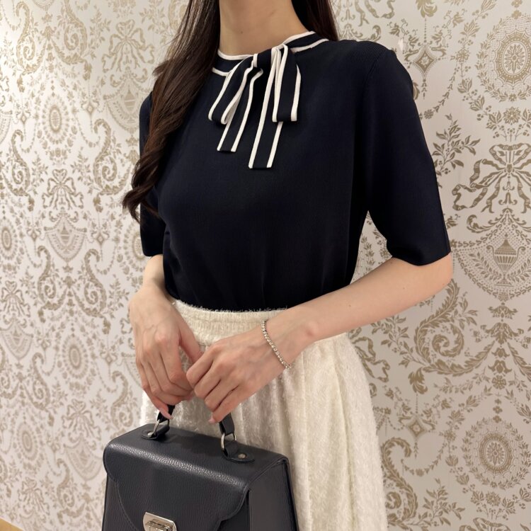 FEW ITEMS / 機能美とエレガンスが息づく♡“ギンガムチェックフレア