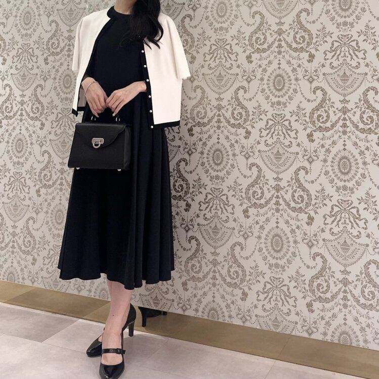新色入荷情報〈タックパフスリーブフレアカットソー〉 | m-i-d