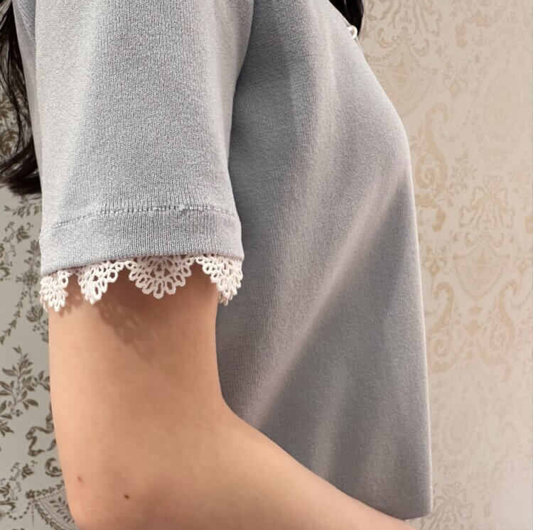 FINAL SALE】パール×袖口レースの華やぎニットカーディガンが50％OFFに