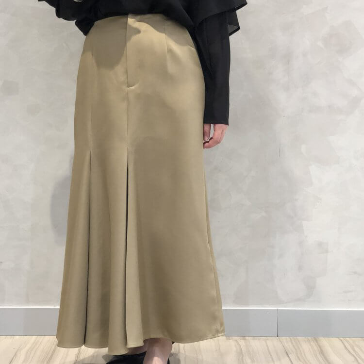 美品⭐️BLENHEIM ブレンヘイム　フェイクラムスキンレザー　ロングスカート 今年も大人気◎”フェイクラムスキンレザーロングスカート”に新色
