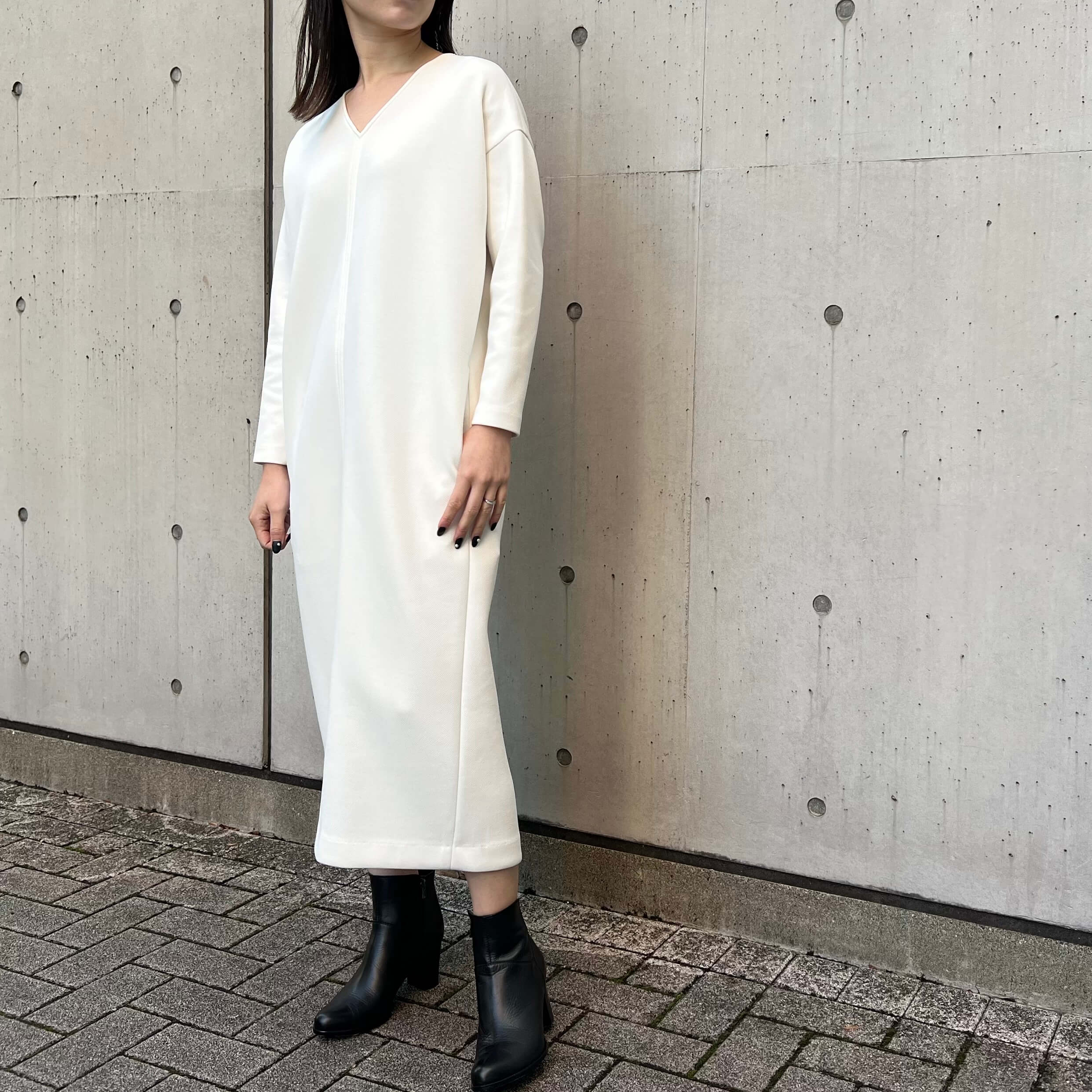 今シーズンも登場！BLENHEIM定番Vネックワンピース | m-i-d