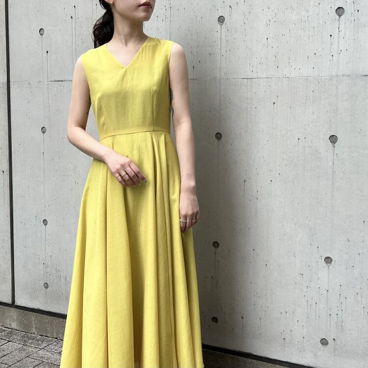みっぽ♡定価4.4万♡BLENHEIM ワンピース 白 シャーリングホルターネックロングワンピース | ファッション