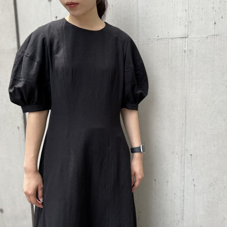 黒ワンピ」をお探しなら、迷わずコレ！美シルエット際立つ