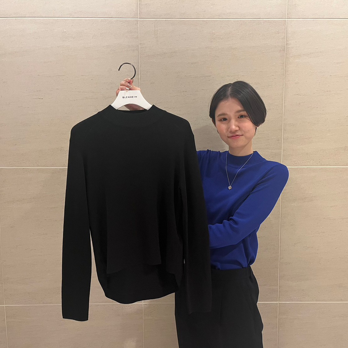 BLENHEIM バックラウンドヘムハイネック長袖ニット(ブラック)サイズ:M/購入時23100円/2023年10月梅田阪急購入 今週のおすすめアイテム＠阪急うめだ本店 | m-i-d | BLENHEIM