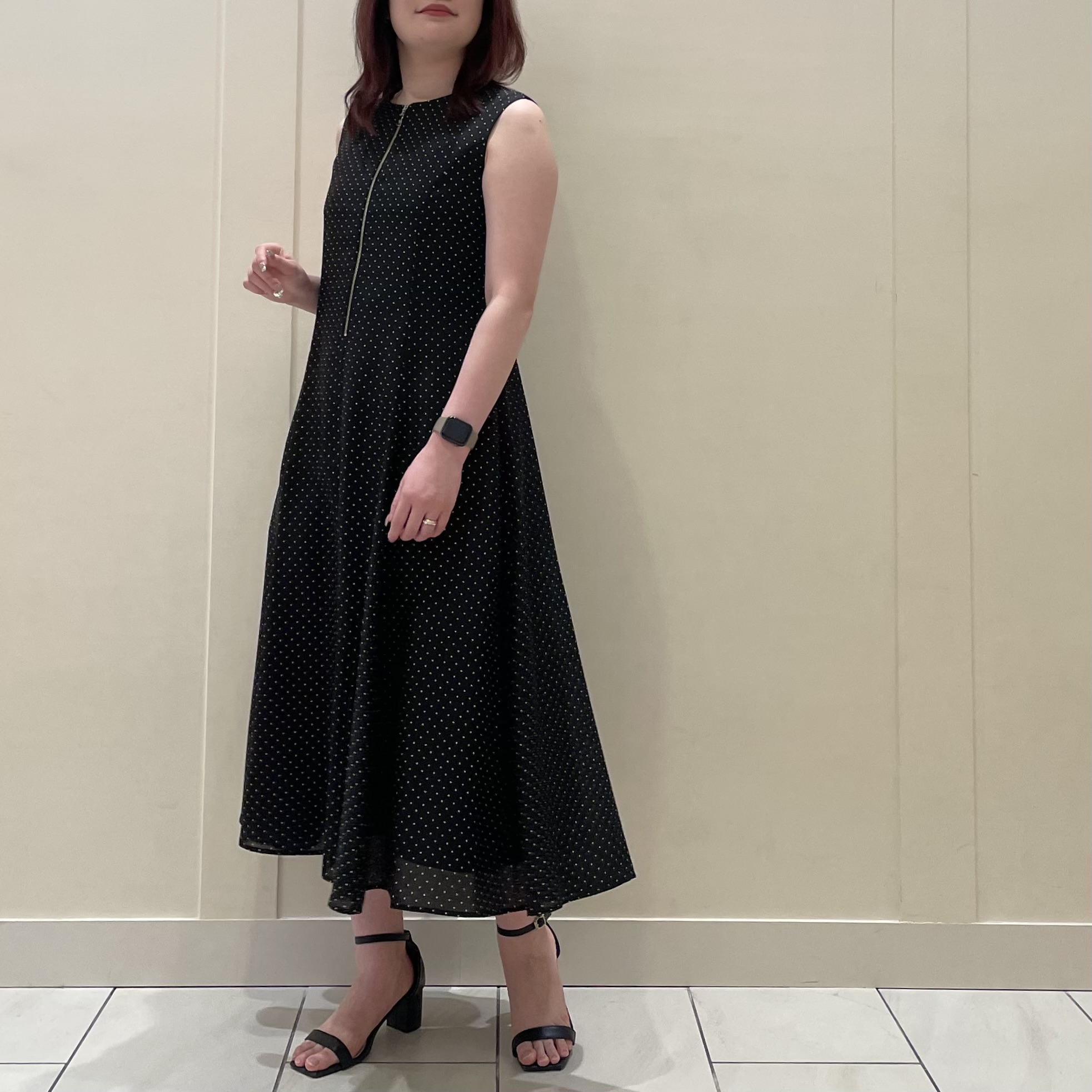BLENHEIM ドット柄 ブラック ワンピース BHスタッフコーデ / 夏のお出かけにぴったりな“存在感”のある