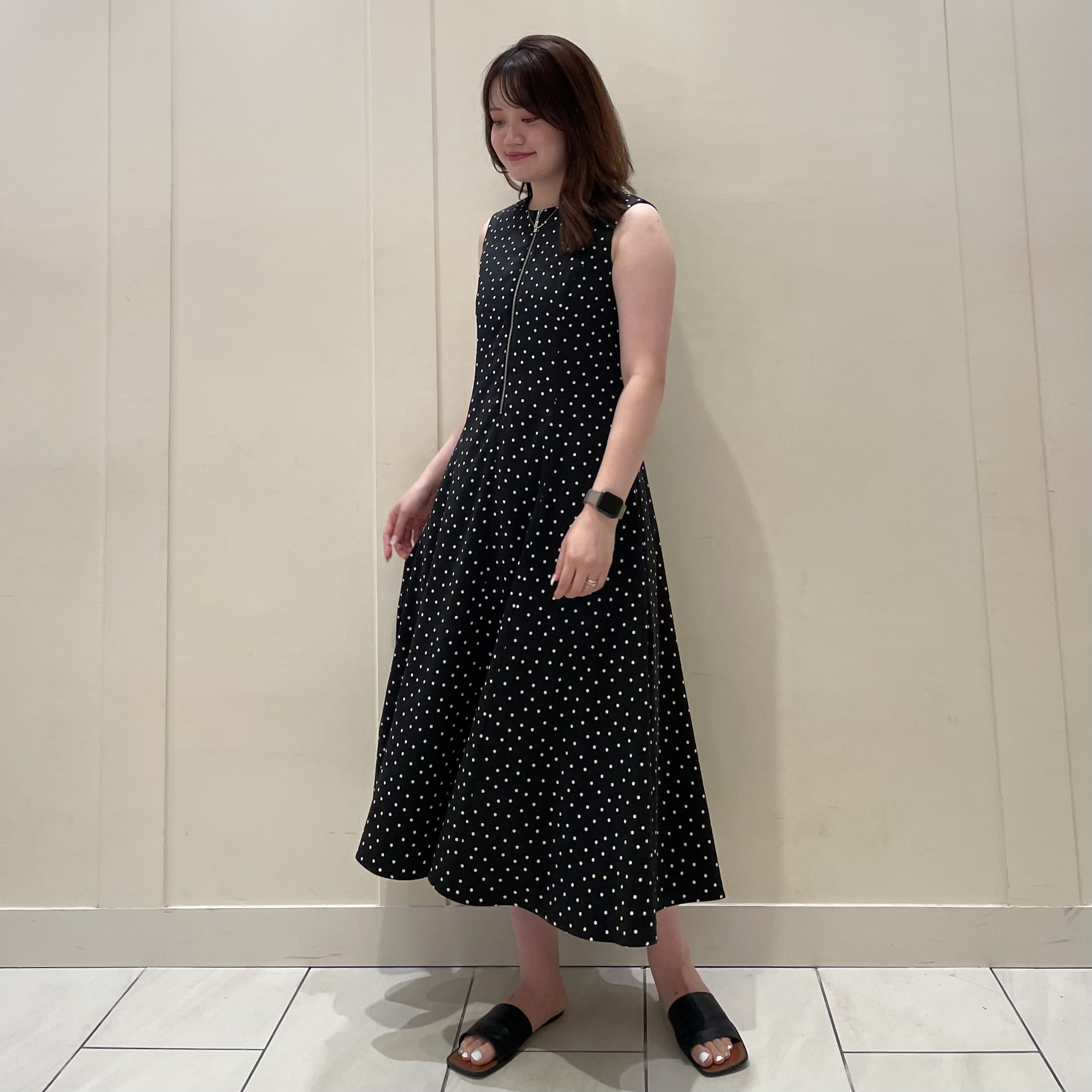 BLENHEIM ドット柄 ブラック ワンピース BHスタッフコーデ / 【SALE】一枚で完結する“ドット柄ワンピース