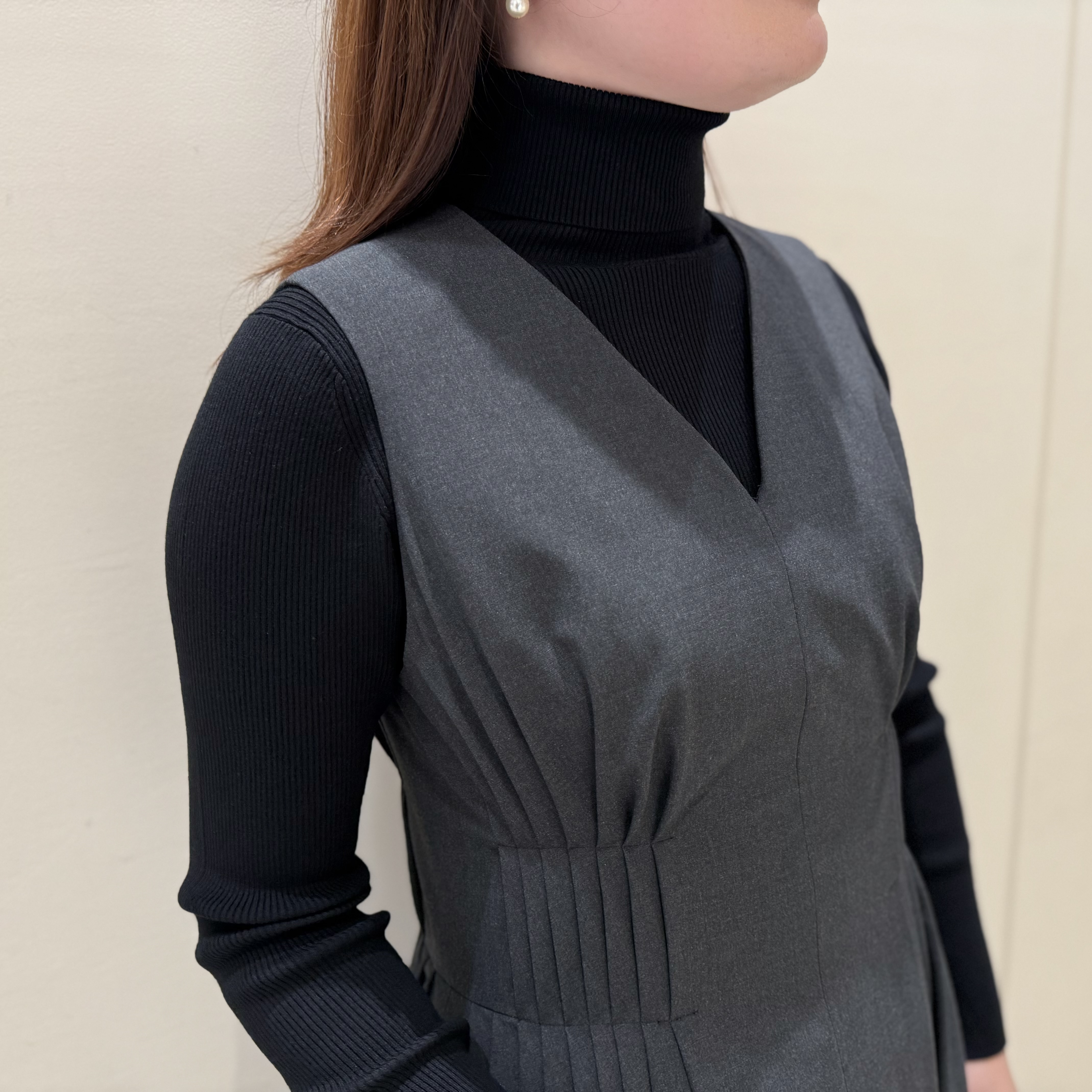 BHスタッフコーデ / 女性らしい美シルエットなジャンパースカートは