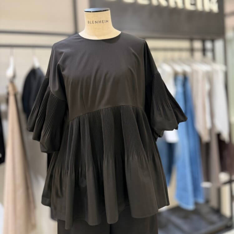 ★売切りの為価格変更★ 〈新品未使用〉m-i-d BLENHEIM ケープコート Coming up soon 】LOOKBOOK掲載のケープコートが入荷します！ | m-i-d