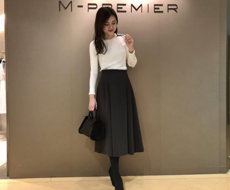 〈美品〉エムプルミエ　美シルエット　プリーツスカート　日本製　黒膝丈スカート