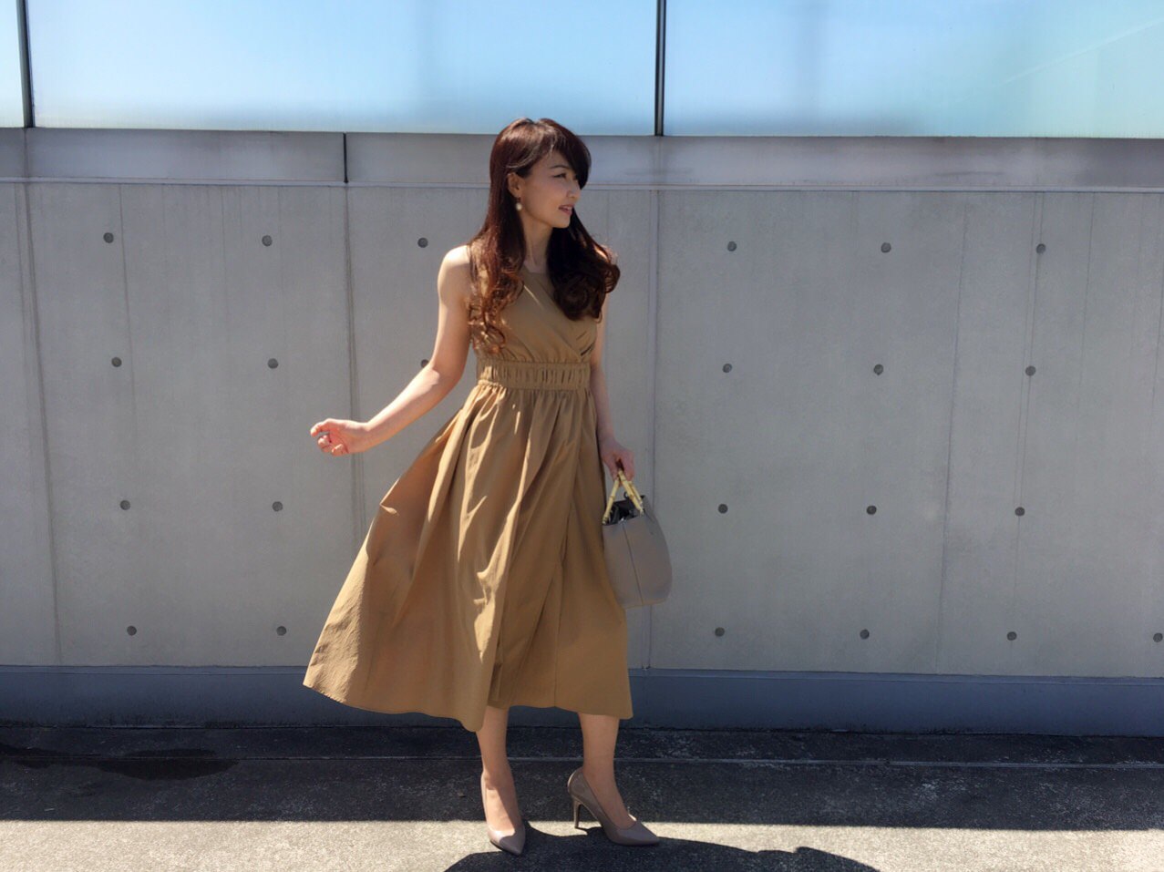 ボディラインを美しく魅せてくれるカシュクールワンピース