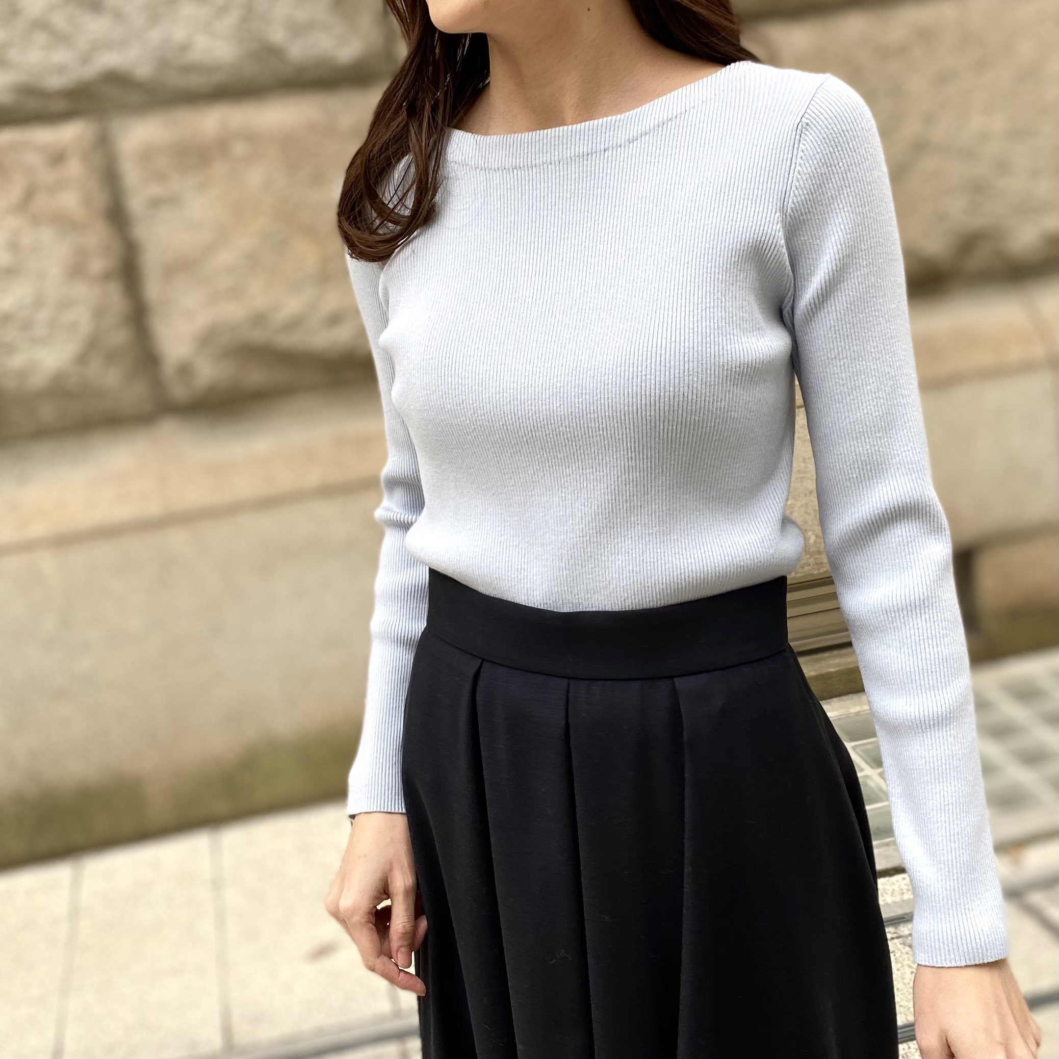 SALE】爽やかブルーニットで作るスカートコーデ | m-i-d | M-PREMIER