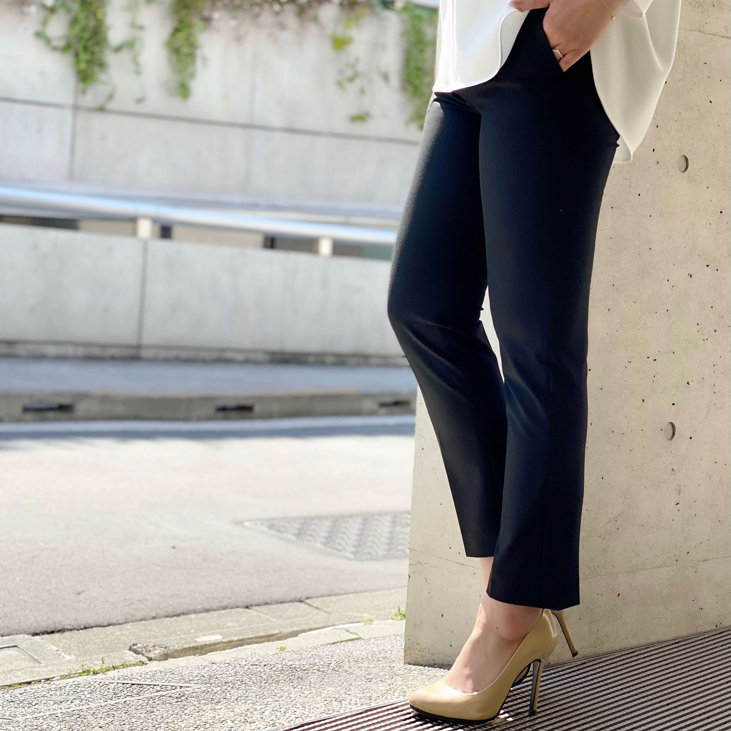 新作入荷情報〈ウォッシャブルセンタープレステーパードパンツ