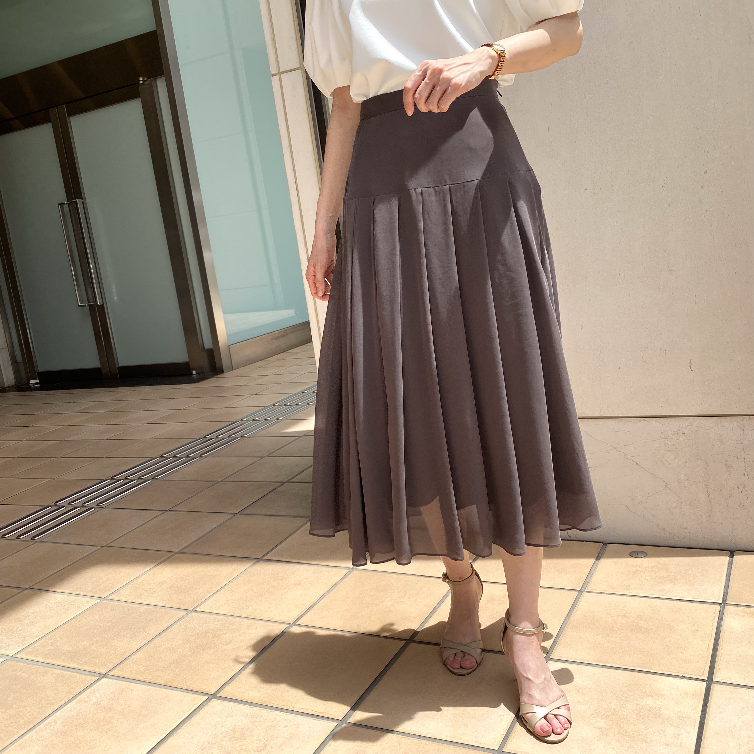 エムプルミエ/シャンパンカラースカート - ひざ丈スカート