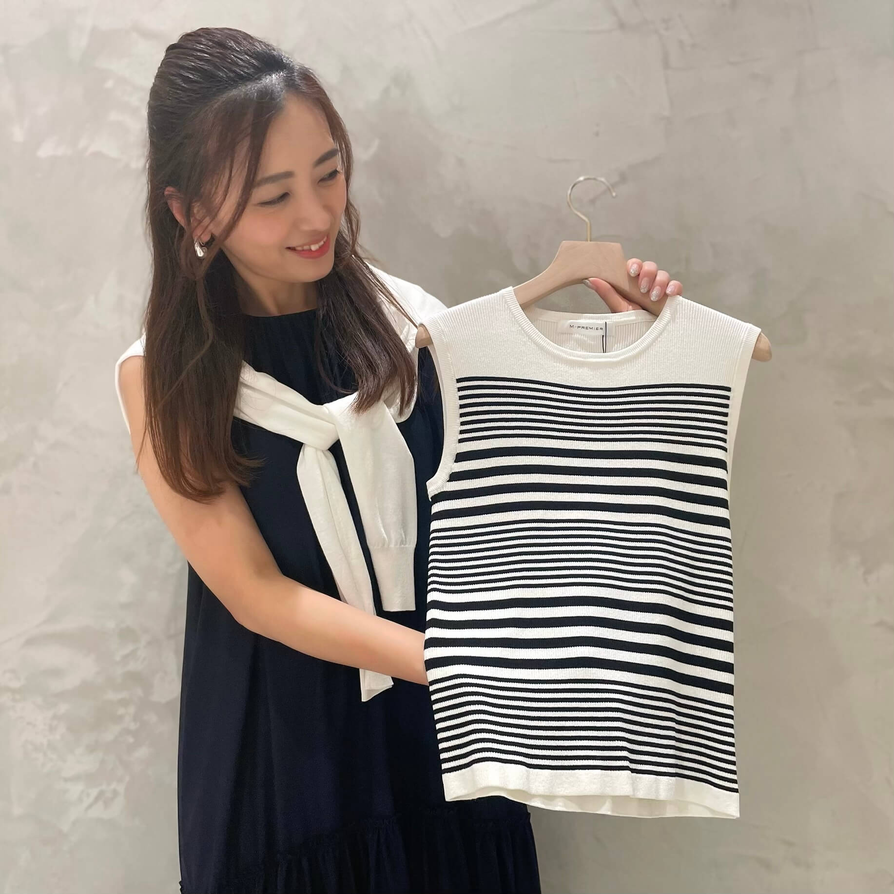 新宿伊勢丹 Passionate ノースリーブニット M 定価16800円 新宿伊勢丹 Passionate ノースリーブニット M 定価16800円
