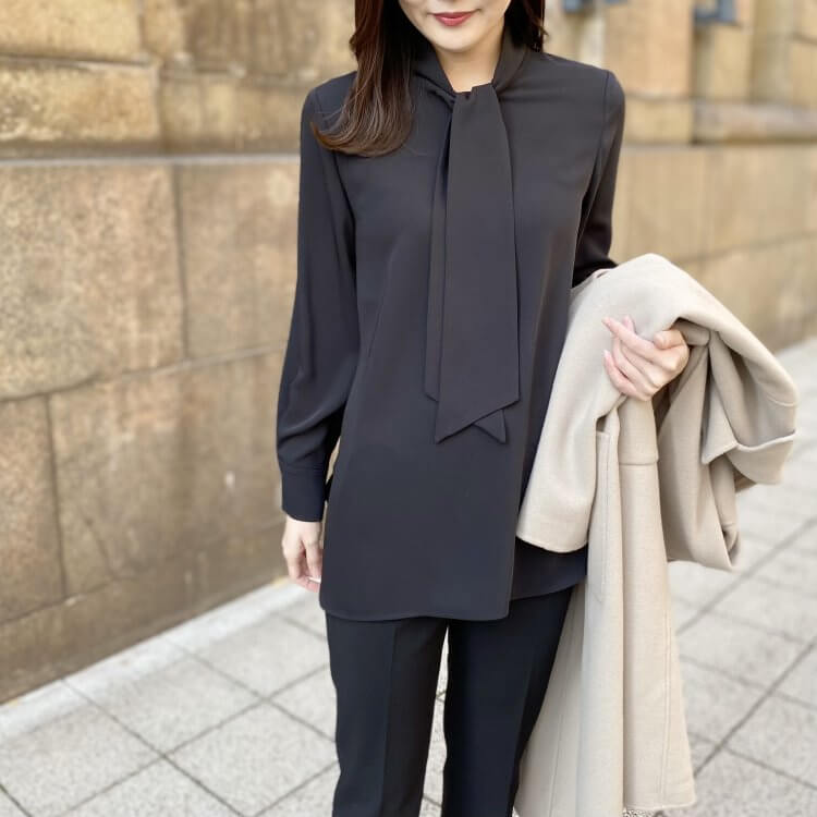極美品✨現行エムプルミエ サテンマニッシュボウタイブラウス 38