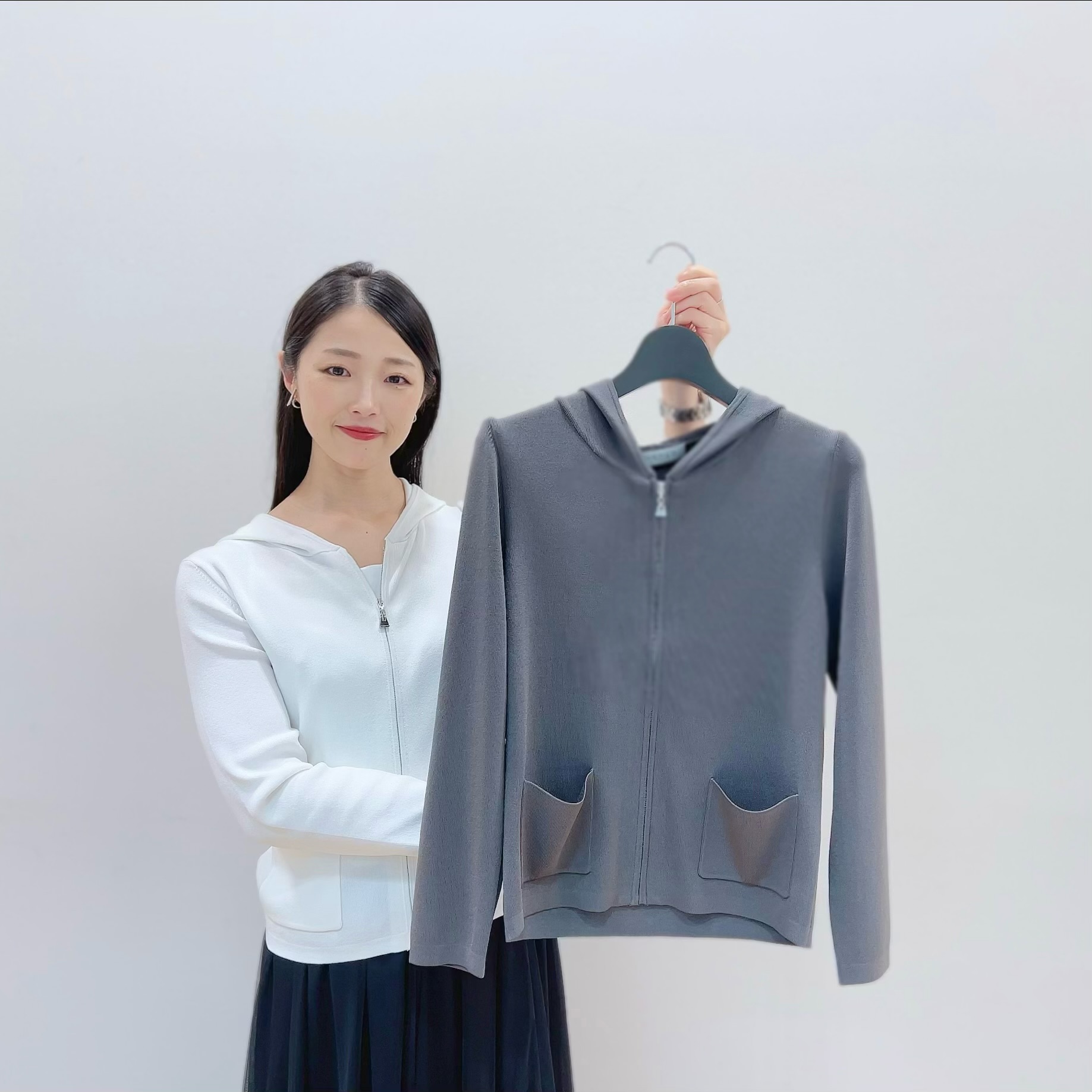 【新品】2023 スリーブパールニットワンピース　エムプルミエ　ブレンヘイム 新品】2023 スリーブパールニットワンピース エムプルミエ