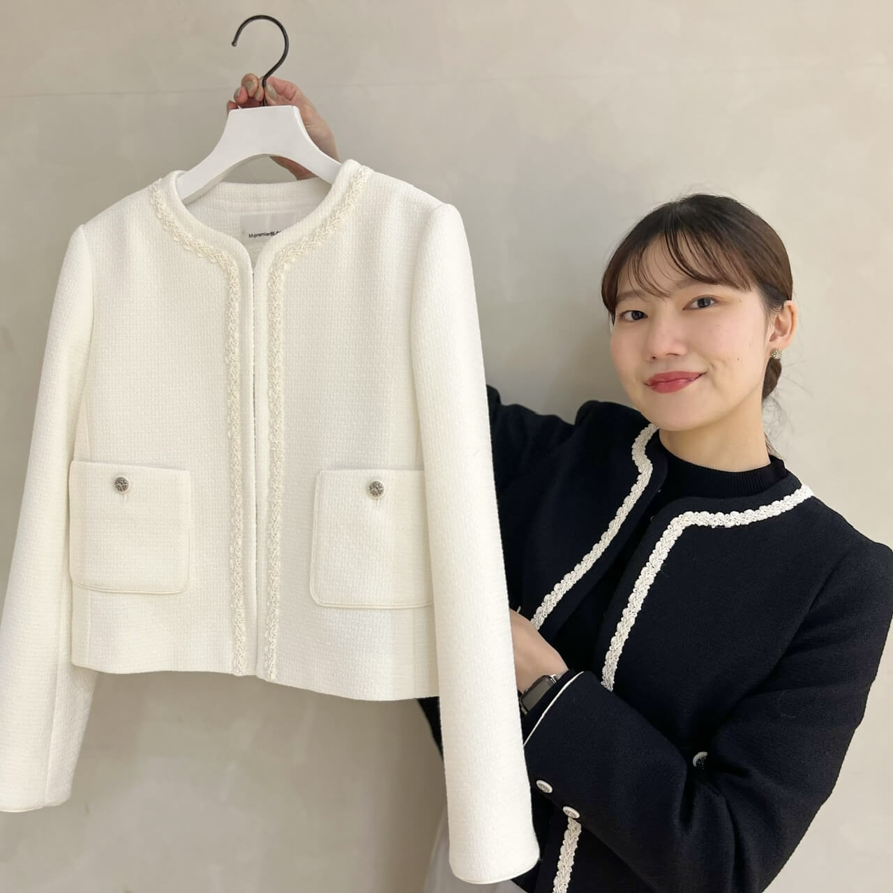 美品　M premier BLACK ノーカラージャケット ホワイト RECOMMEND ITEM / シックな雰囲気を醸し出す“ブレードパイピングノー