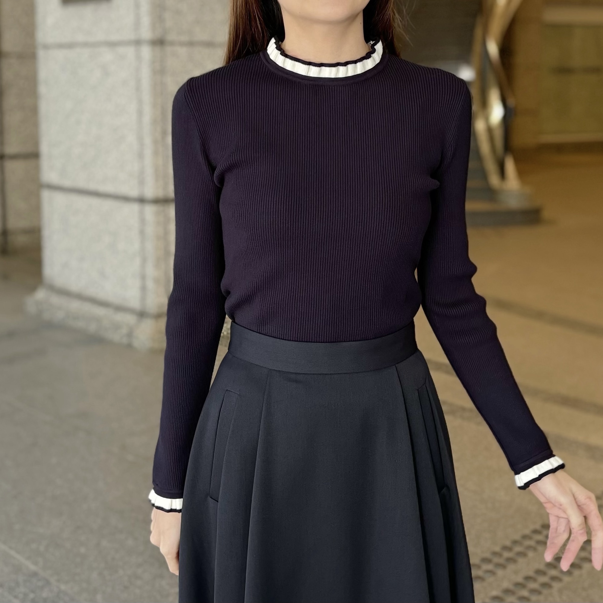 先週の人気アイテム＜バイカラーフリルリブニットプルオーバー＞の