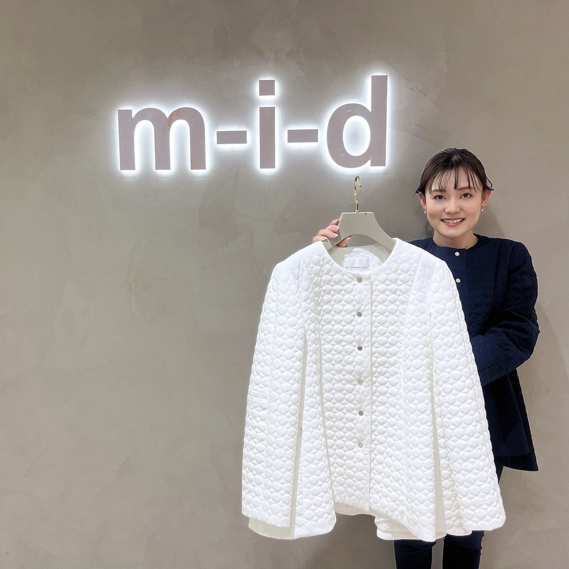 B4B933EF-1F11-4DAA-A7F8-