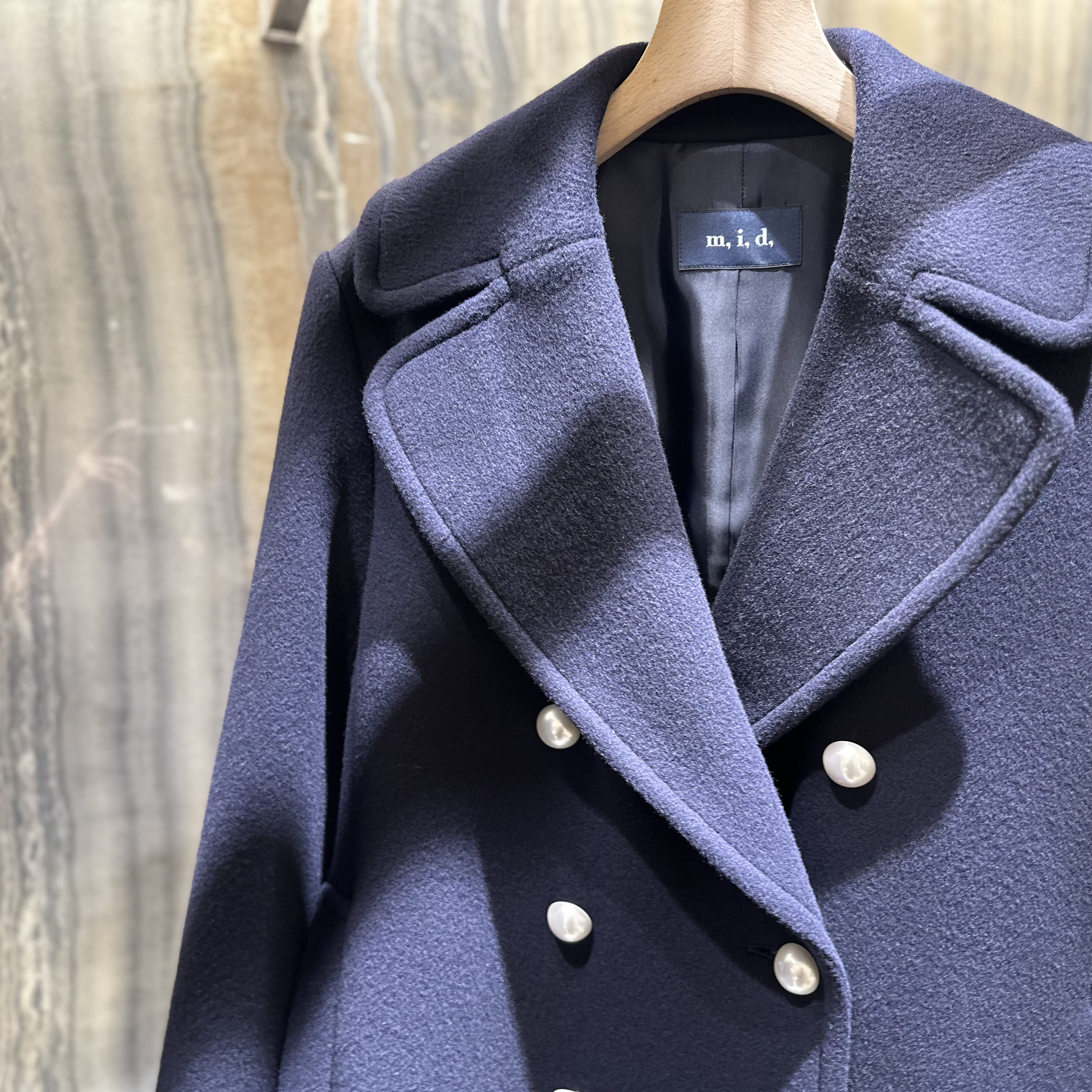 m,i,d, navy / パールボタンが華やかなピーコートが入荷しました