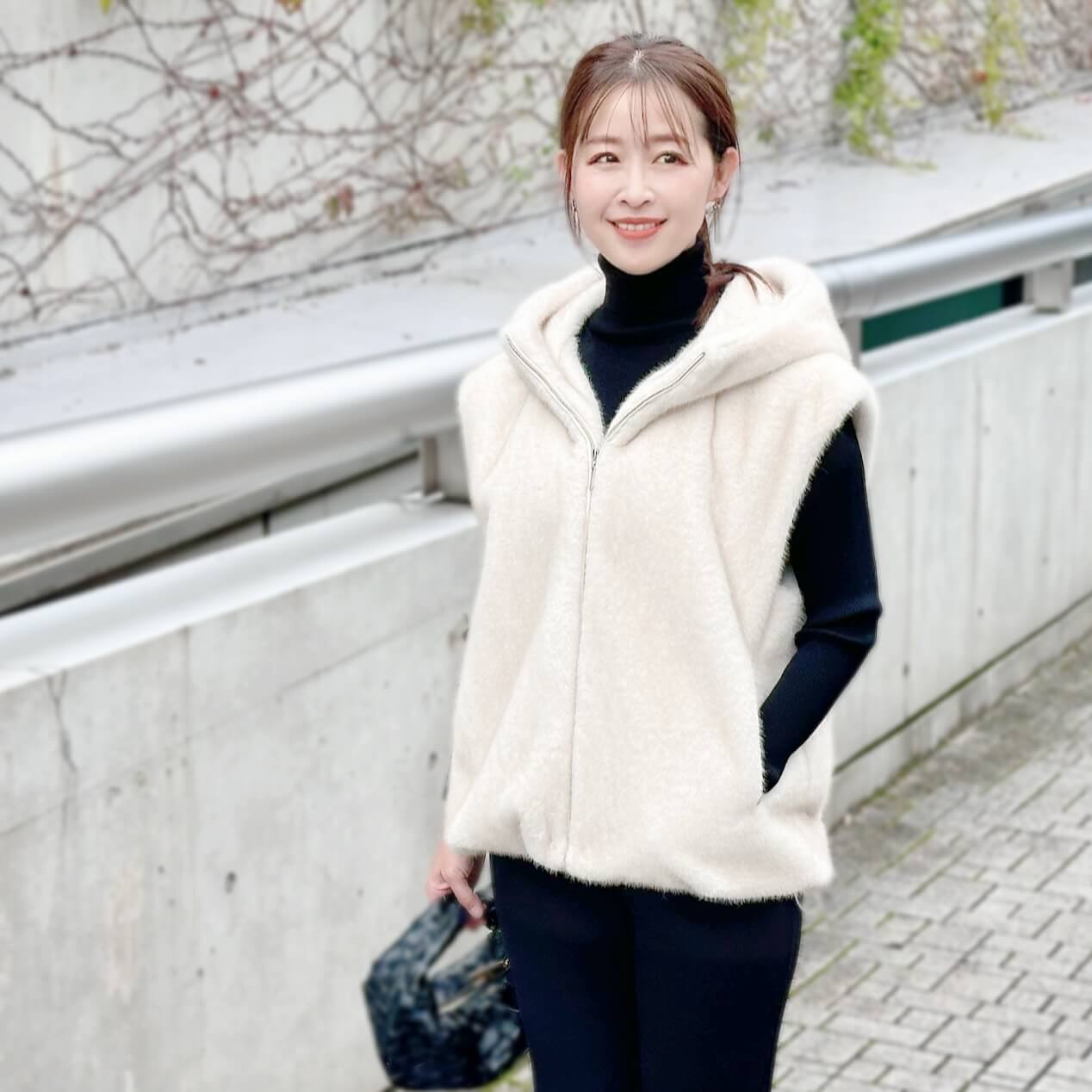 エムプルミエ M-Premier フェイクファーロングベスト これ一枚で“今っぽい”！M-PREMIERのフェイクファーベストできれいめ