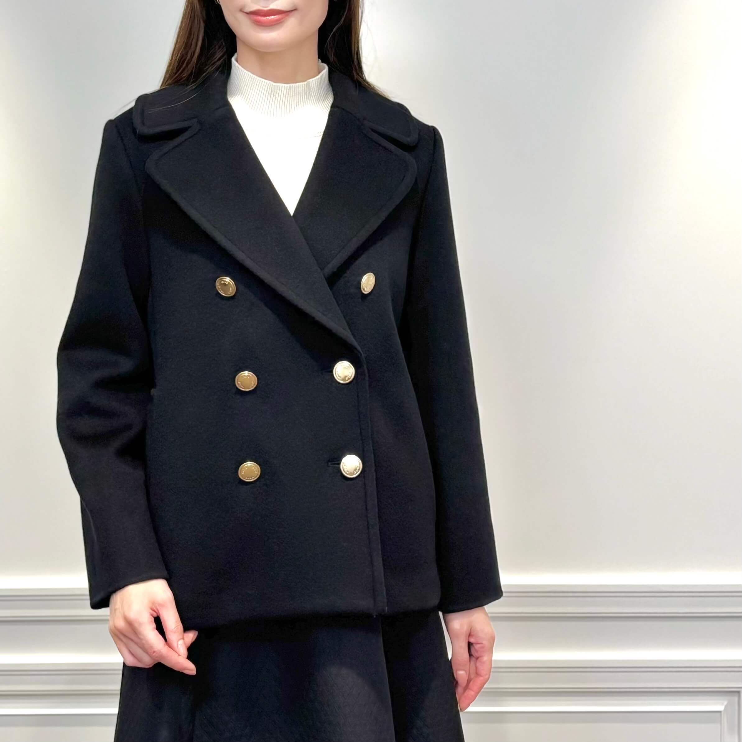 オンもオフも格上げするラムリバーPコートの綺麗めカジュアル | m-i-d