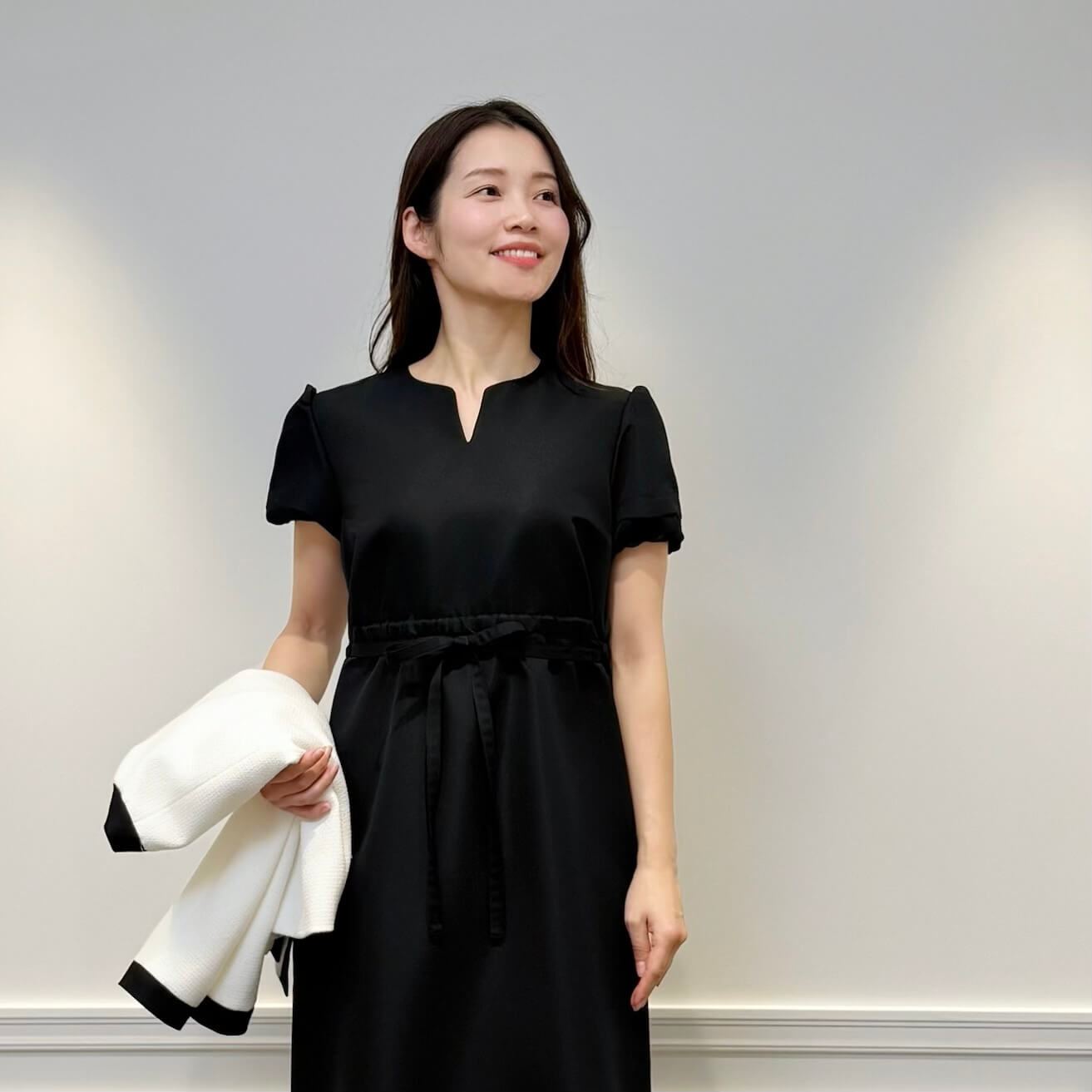 ワンピース×ツイードジャケットで叶える、大人のための品格モノトーン