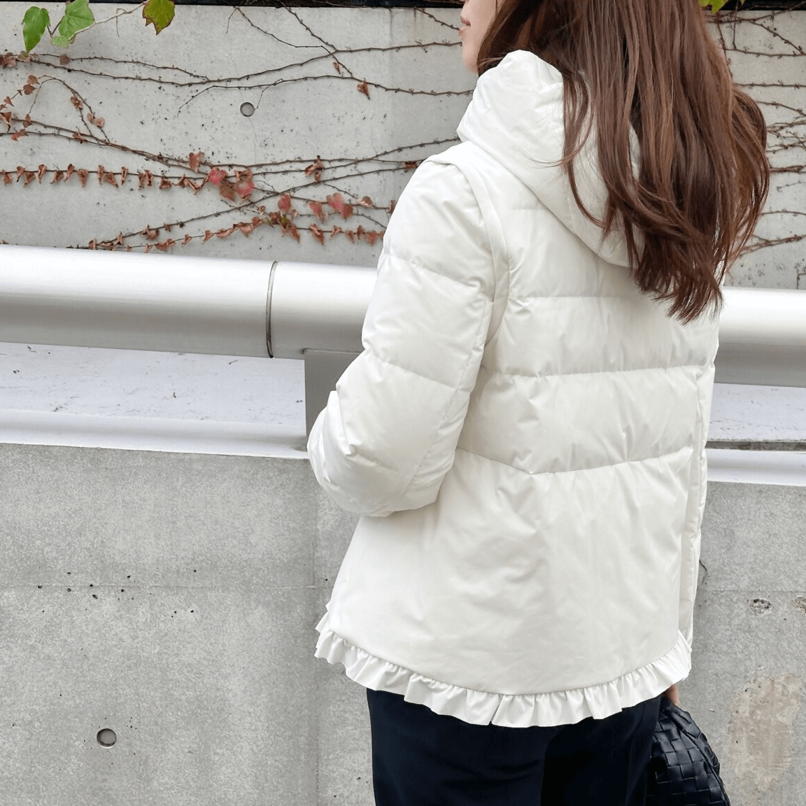 SALE】50％OFF！裾フリルが華やぐ、上品2WAYダウンコート | m-i-d | M