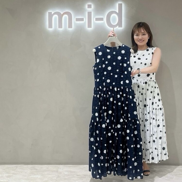 m,i,d, navy / サッカーストレッチ襟付きワンピースが入荷いたしました