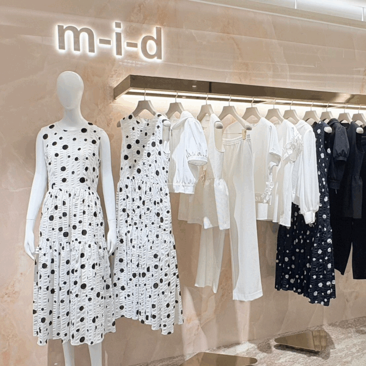 ポンチラッフルフリルスリーブコート＞はe-shoppingに来週入荷予定